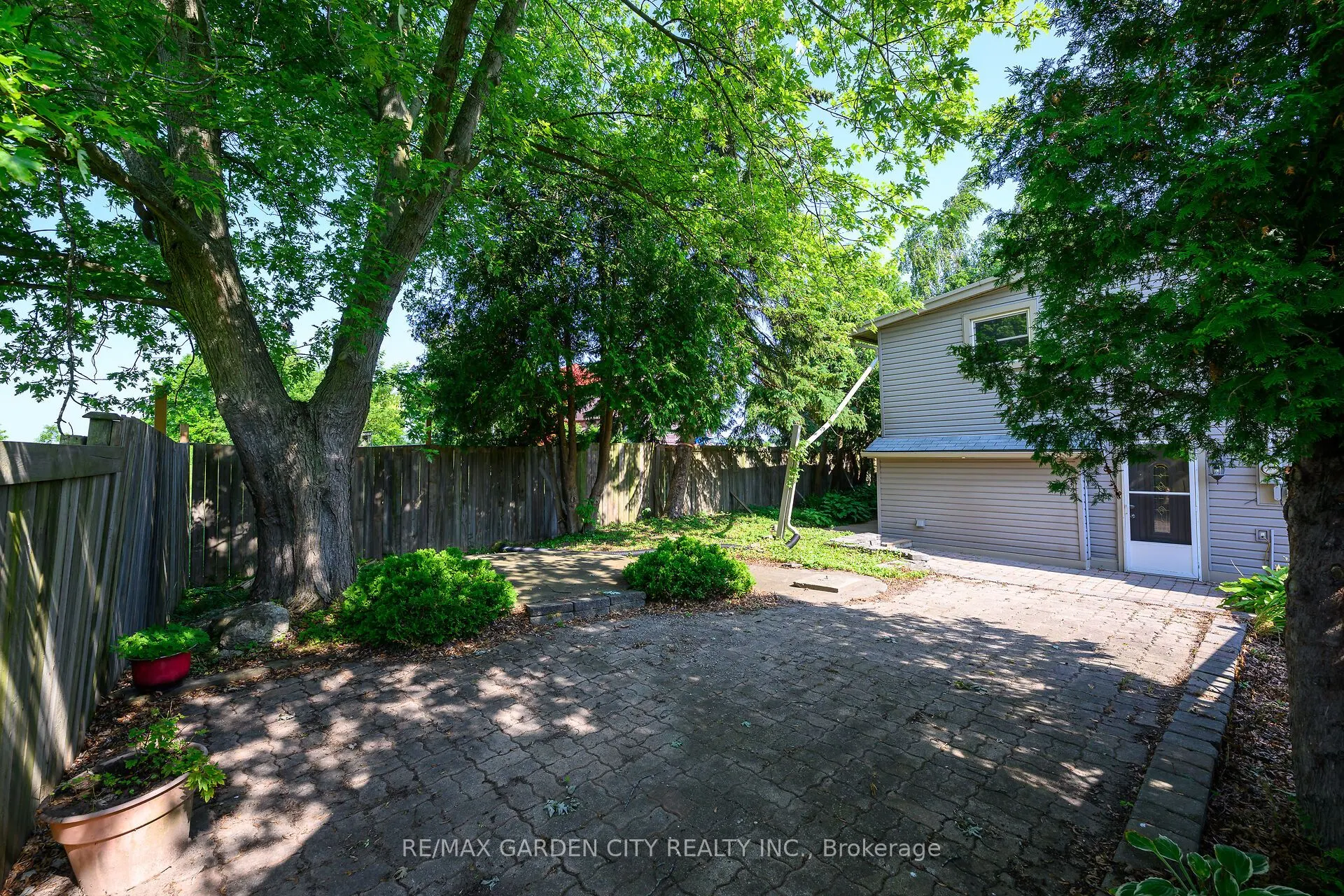 126 Mountain Road