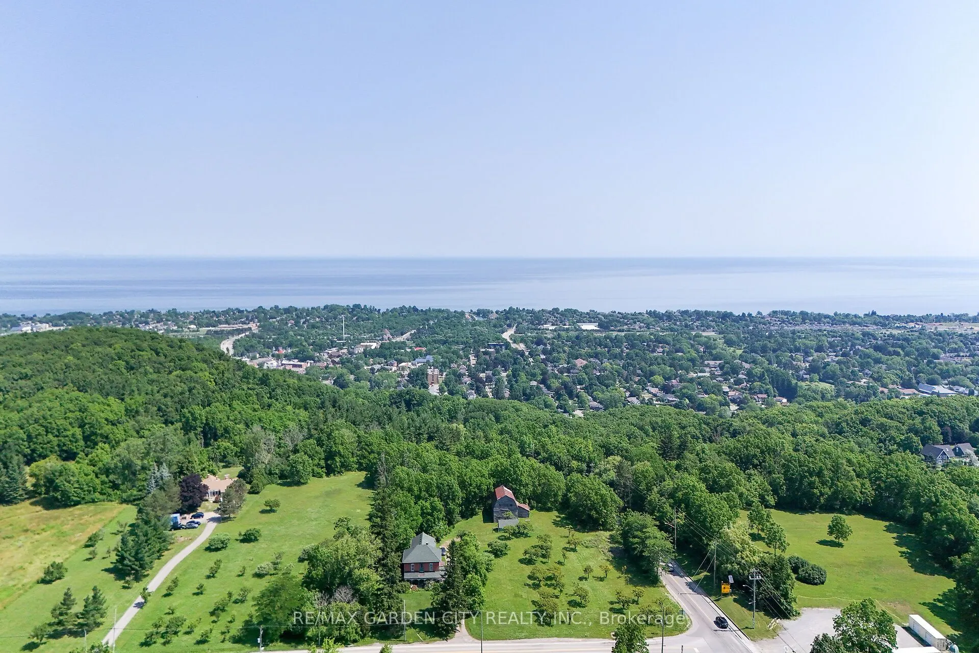 126 Mountain Road