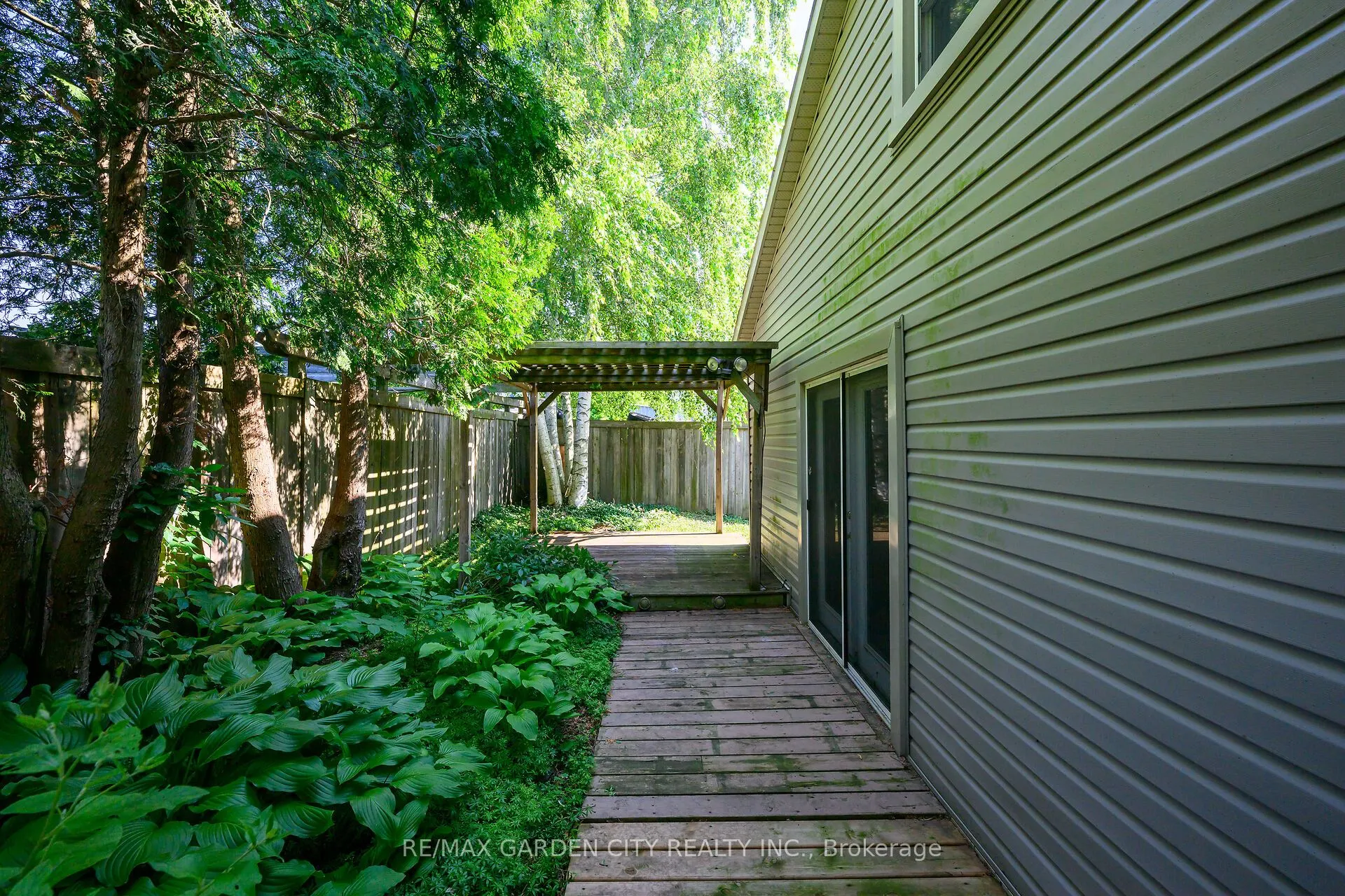 126 Mountain Road