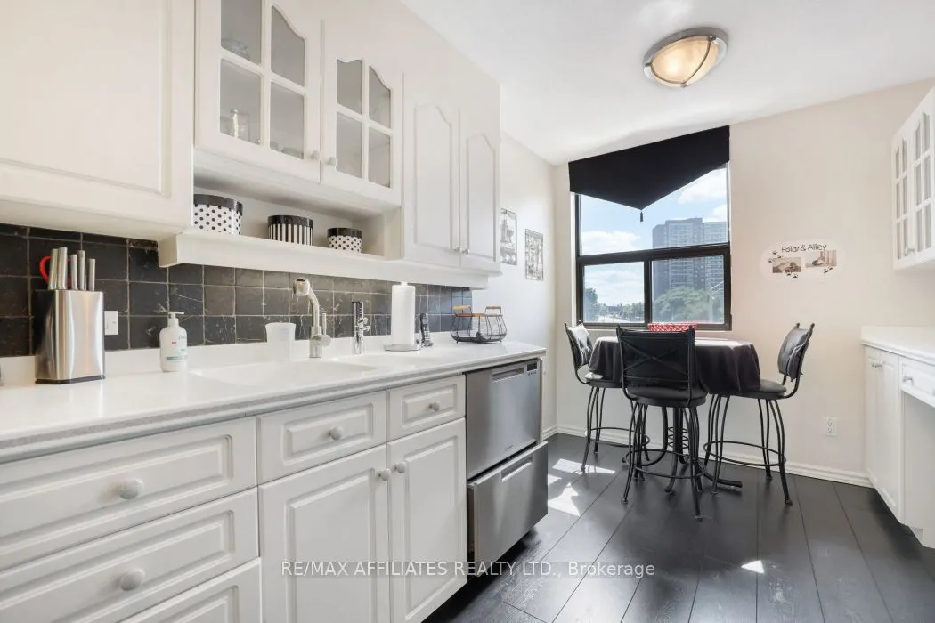 1190 Richmond Road, #304