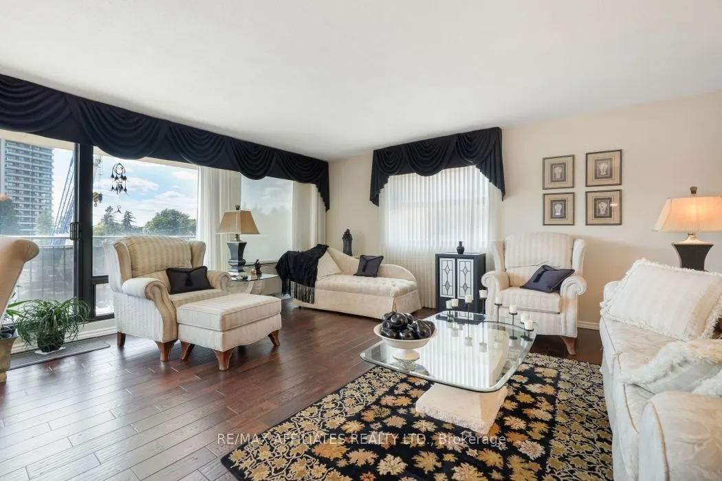 1190 Richmond Road, #304
