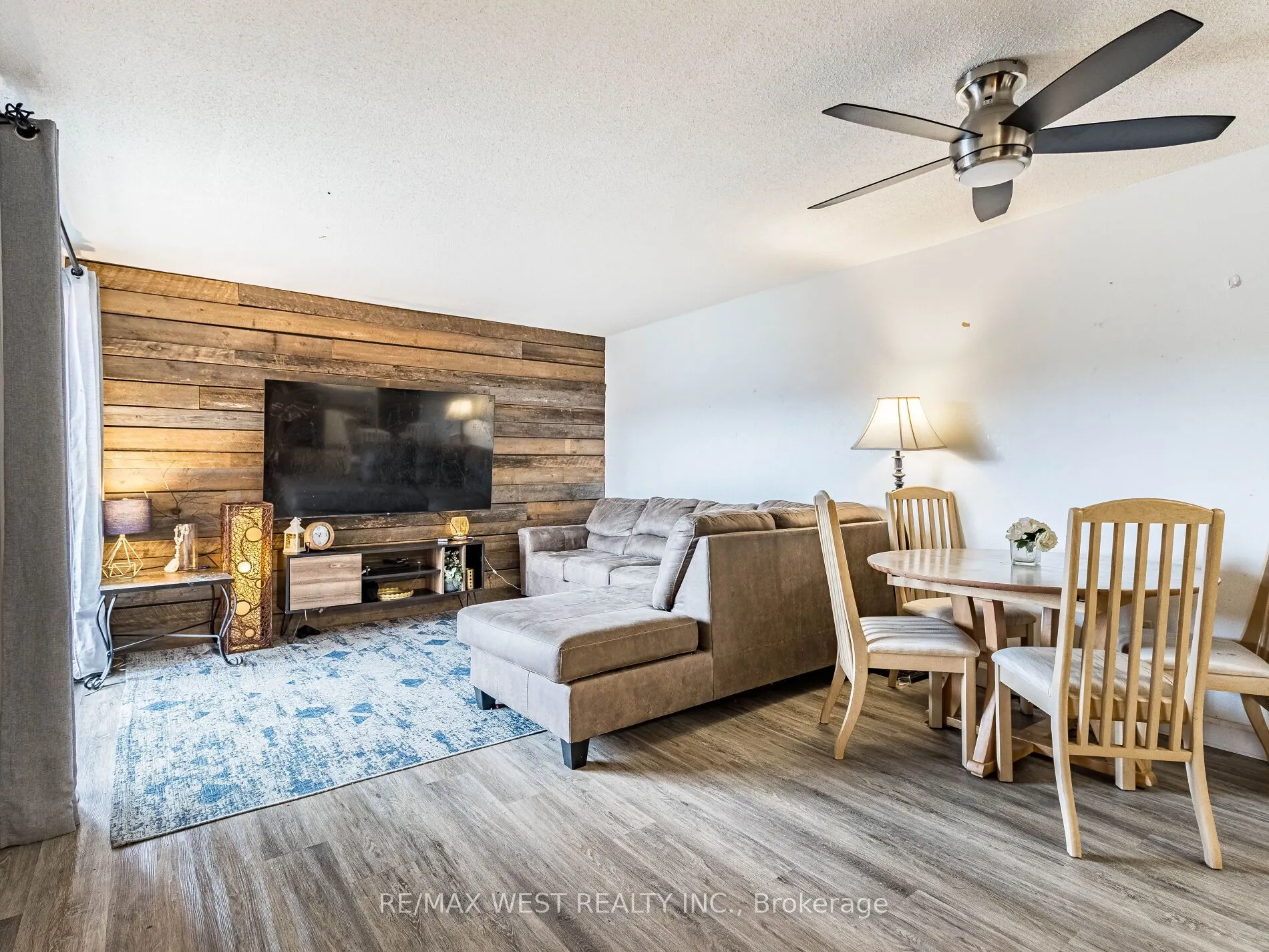 23 Main Street, #406