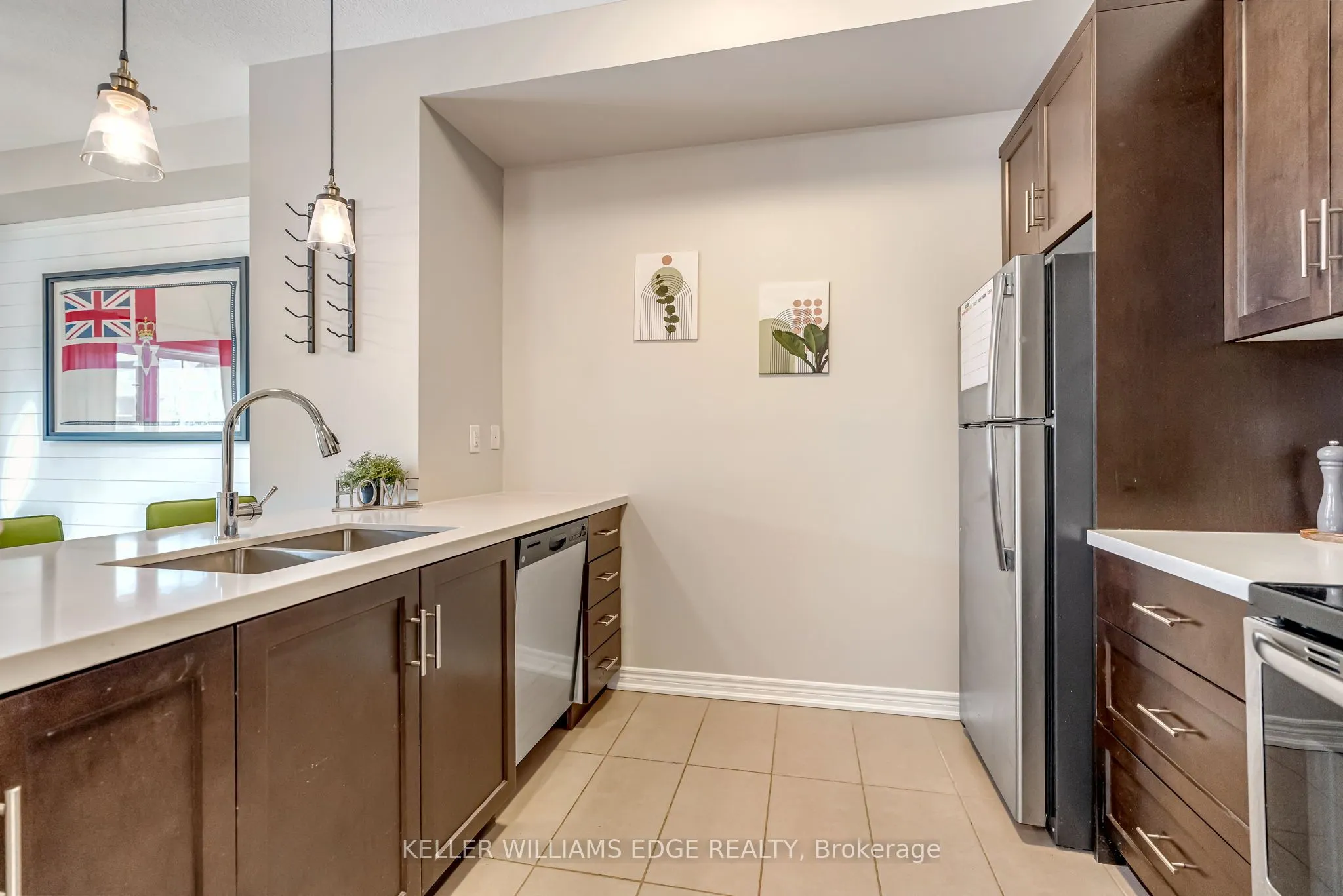 215 Dundas Street E, #27