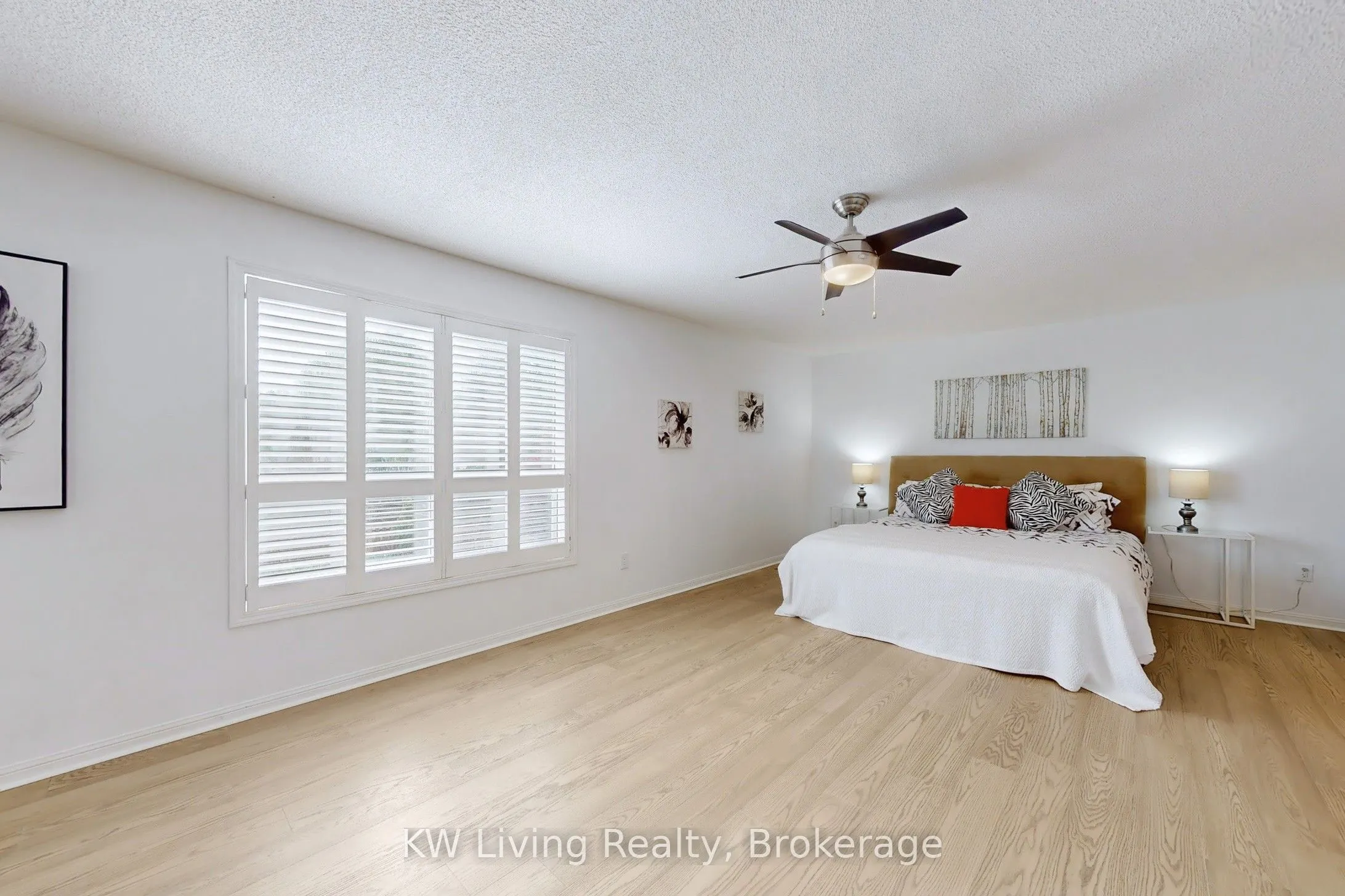 76 Spooner Crescent
