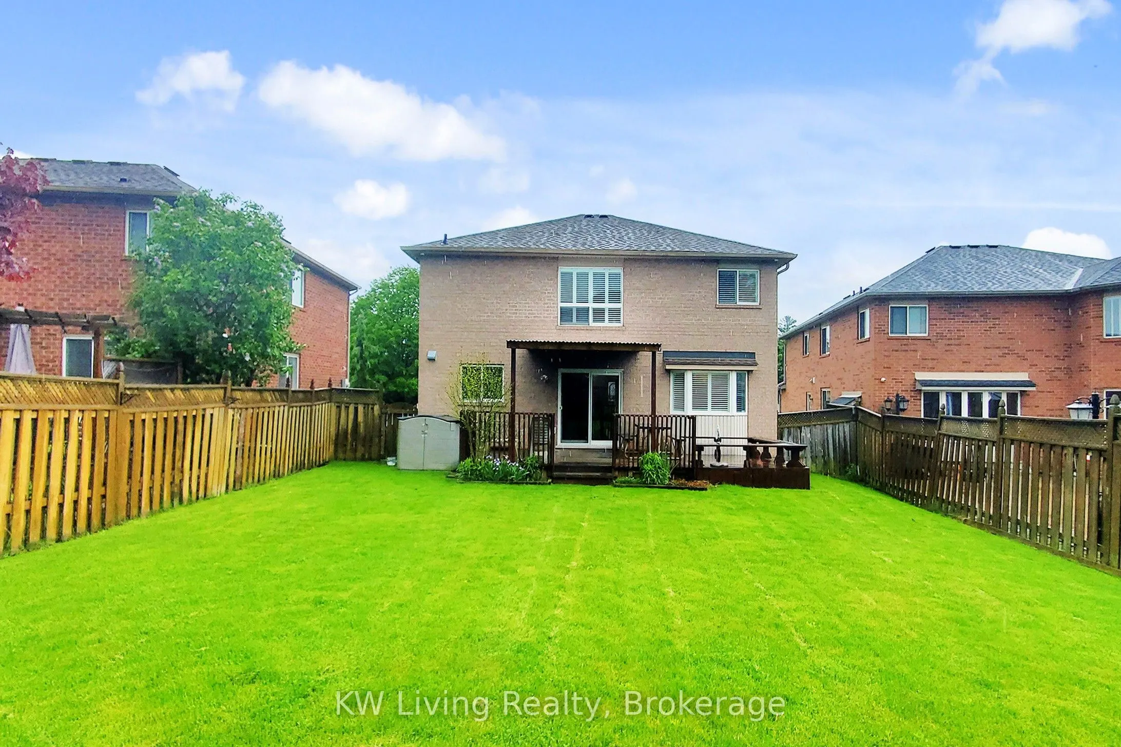 76 Spooner Crescent