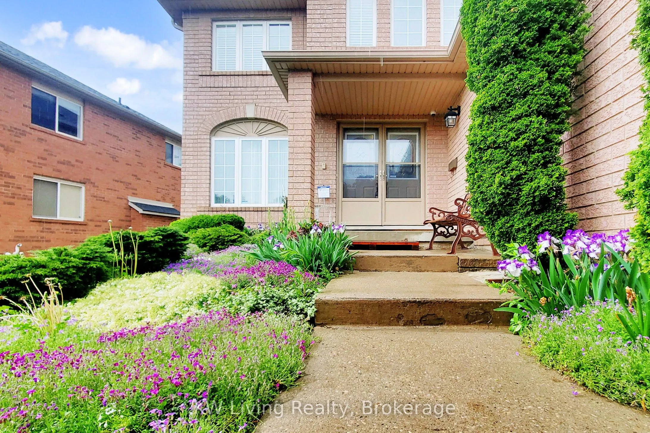 76 Spooner Crescent
