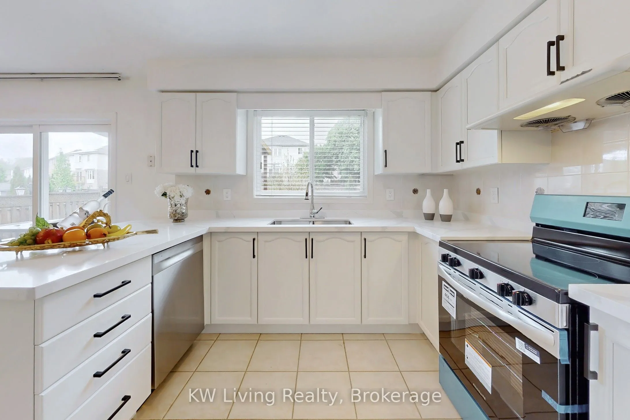 76 Spooner Crescent