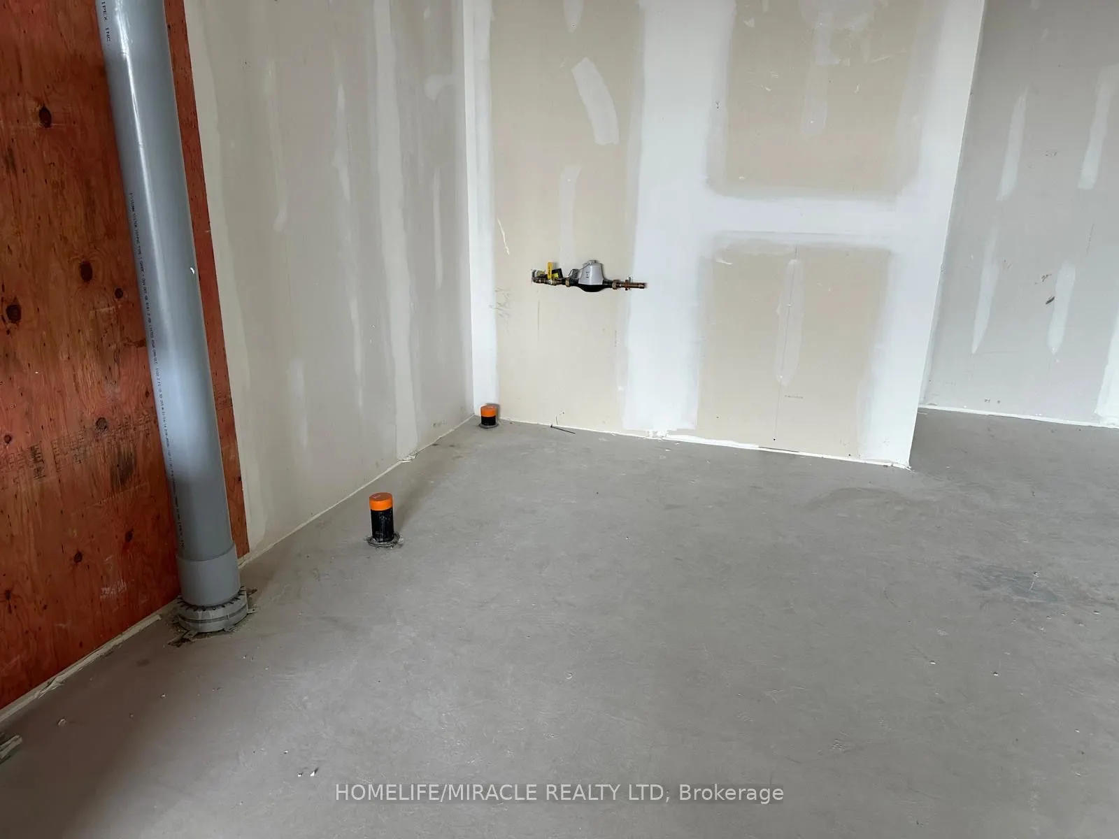 1038 Garner Road W, #202