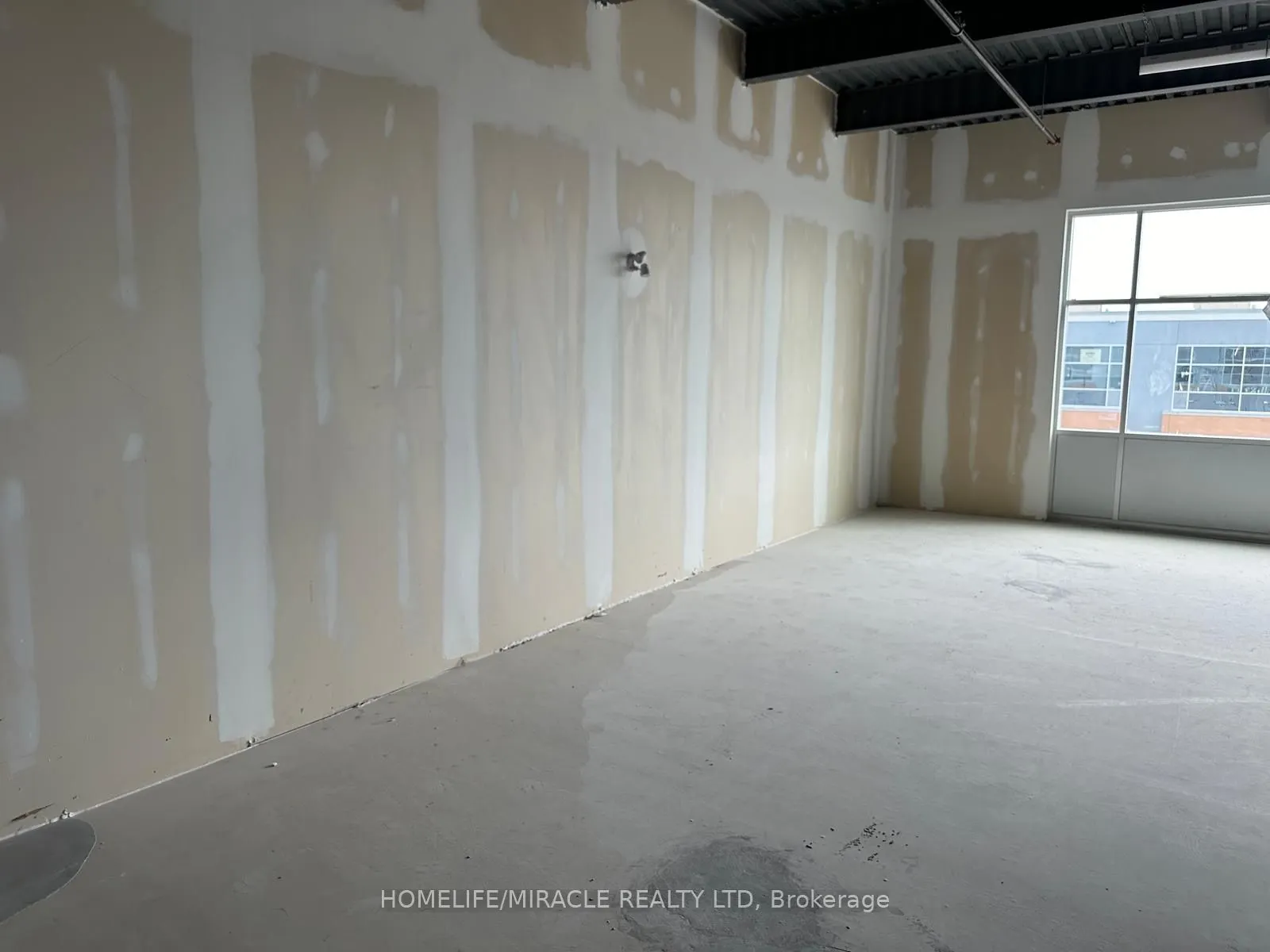 1038 Garner Road W, #202