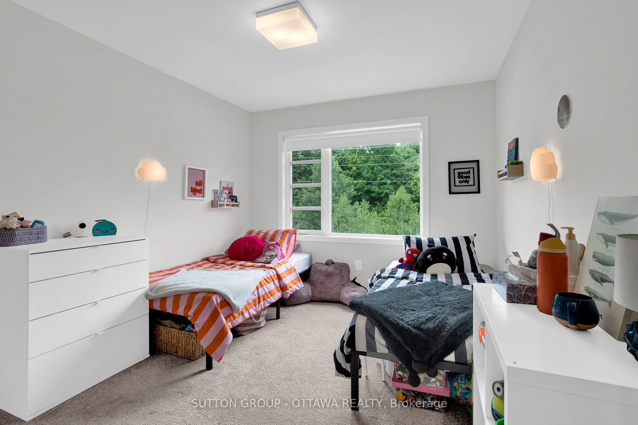 737 Acai Way