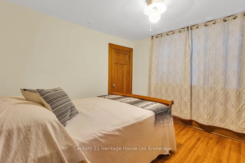 48 Brock Street W