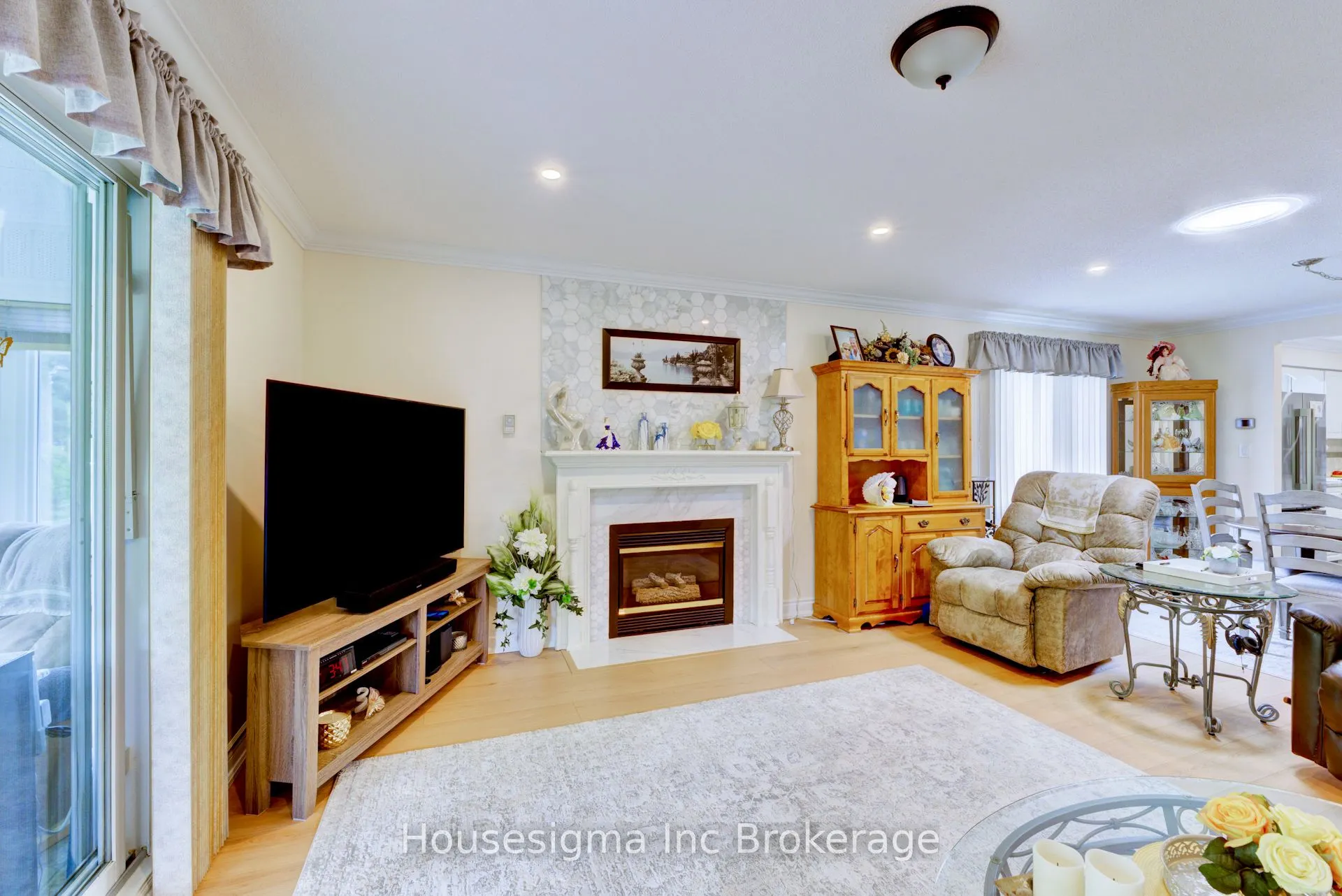 6 Brasher Drive