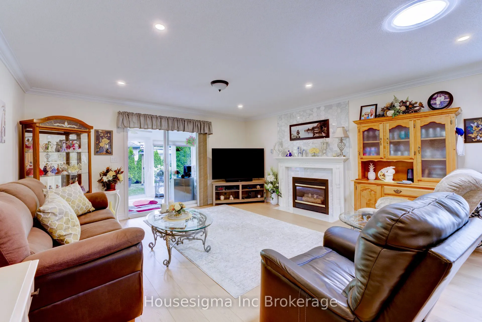 6 Brasher Drive
