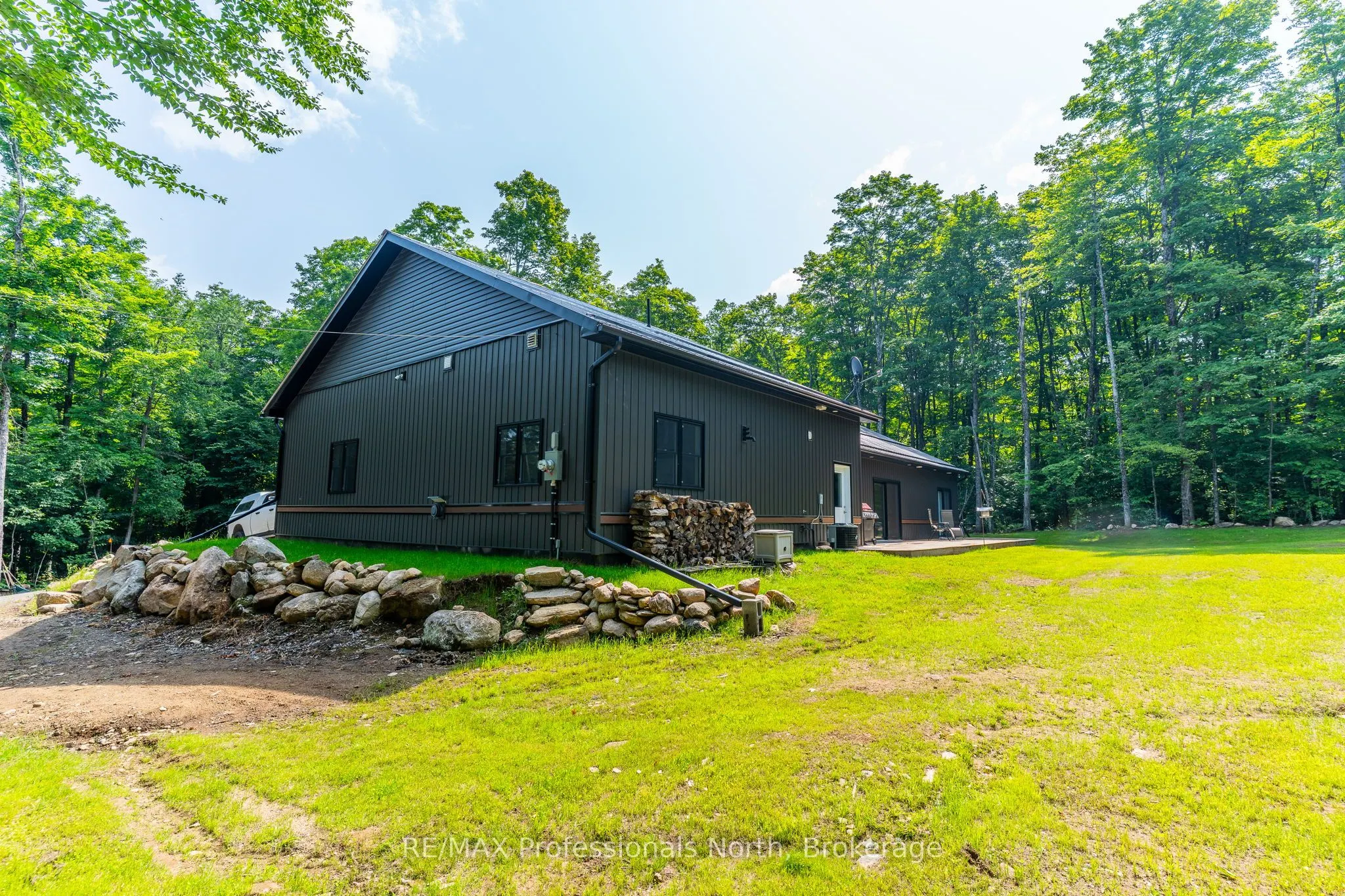 2430 Hadlington Road