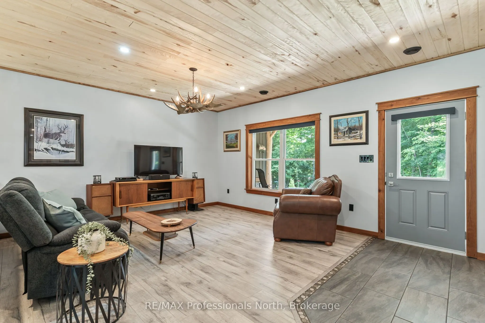 2430 Hadlington Road