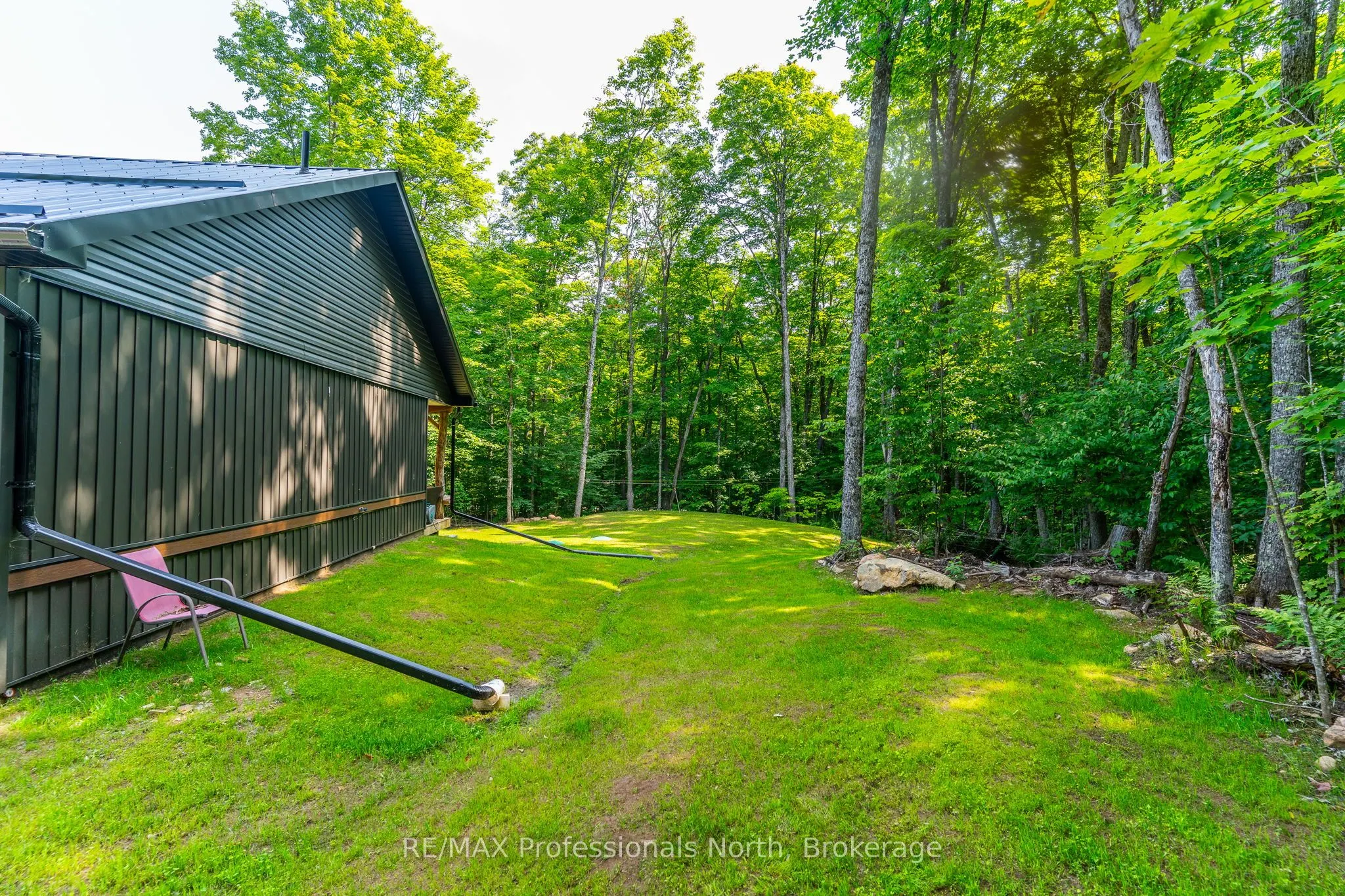 2430 Hadlington Road