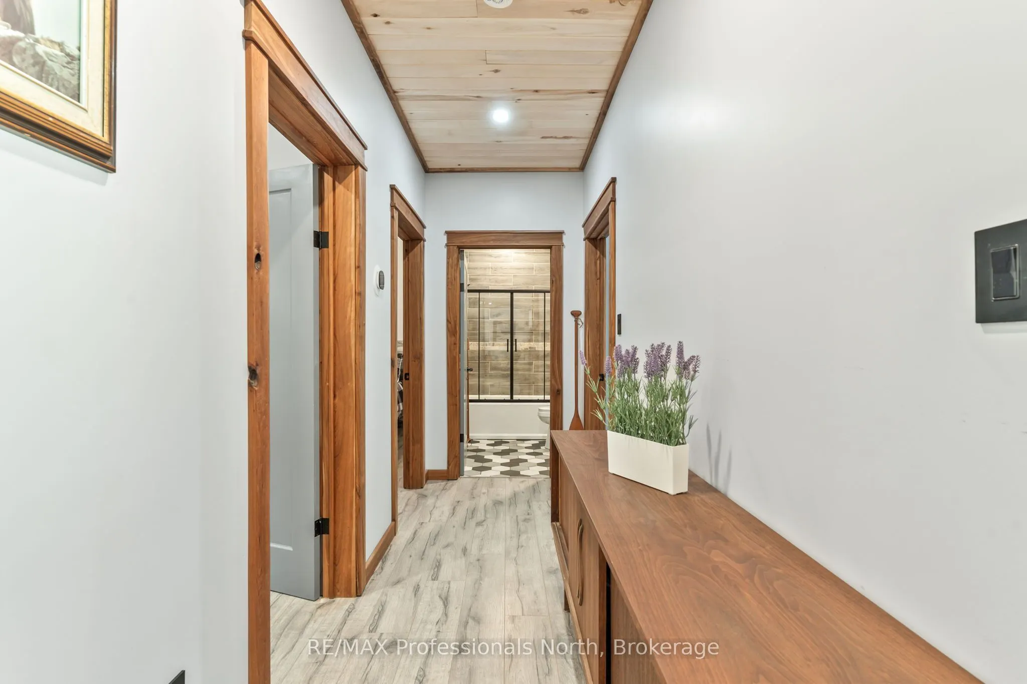 2430 Hadlington Road