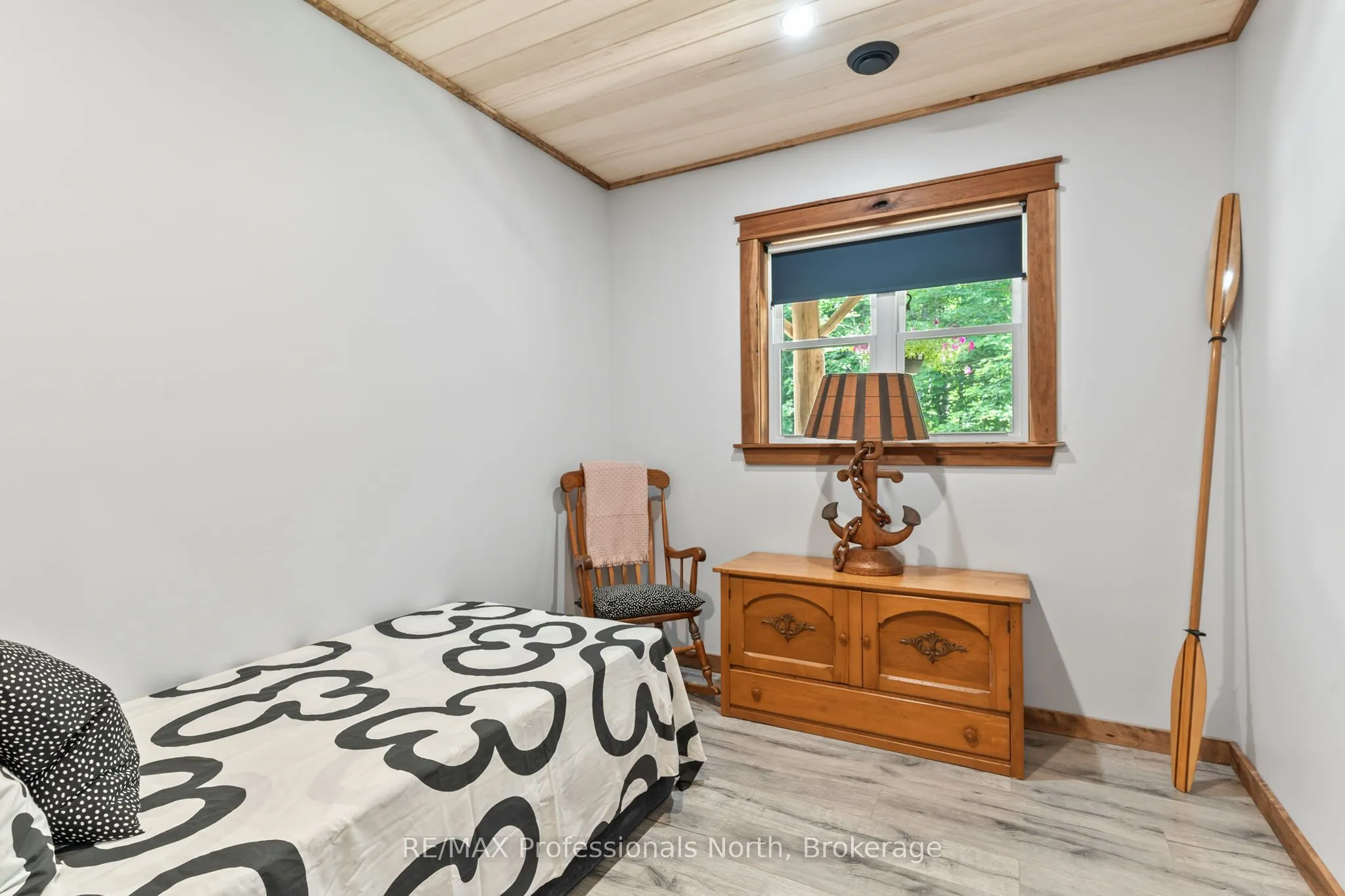 2430 Hadlington Road