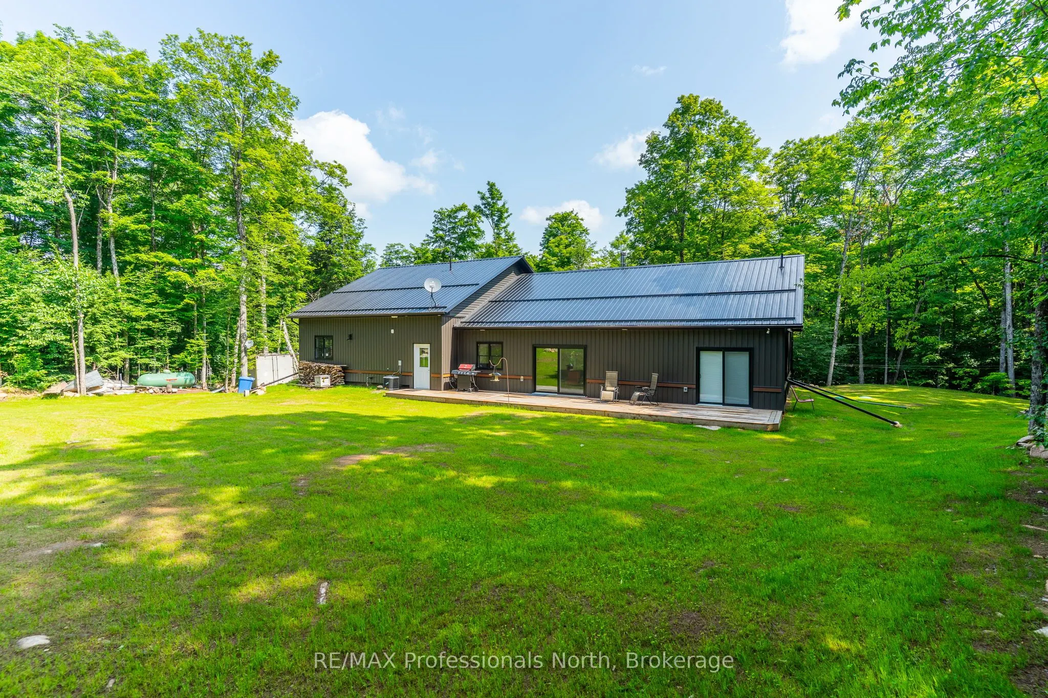 2430 Hadlington Road