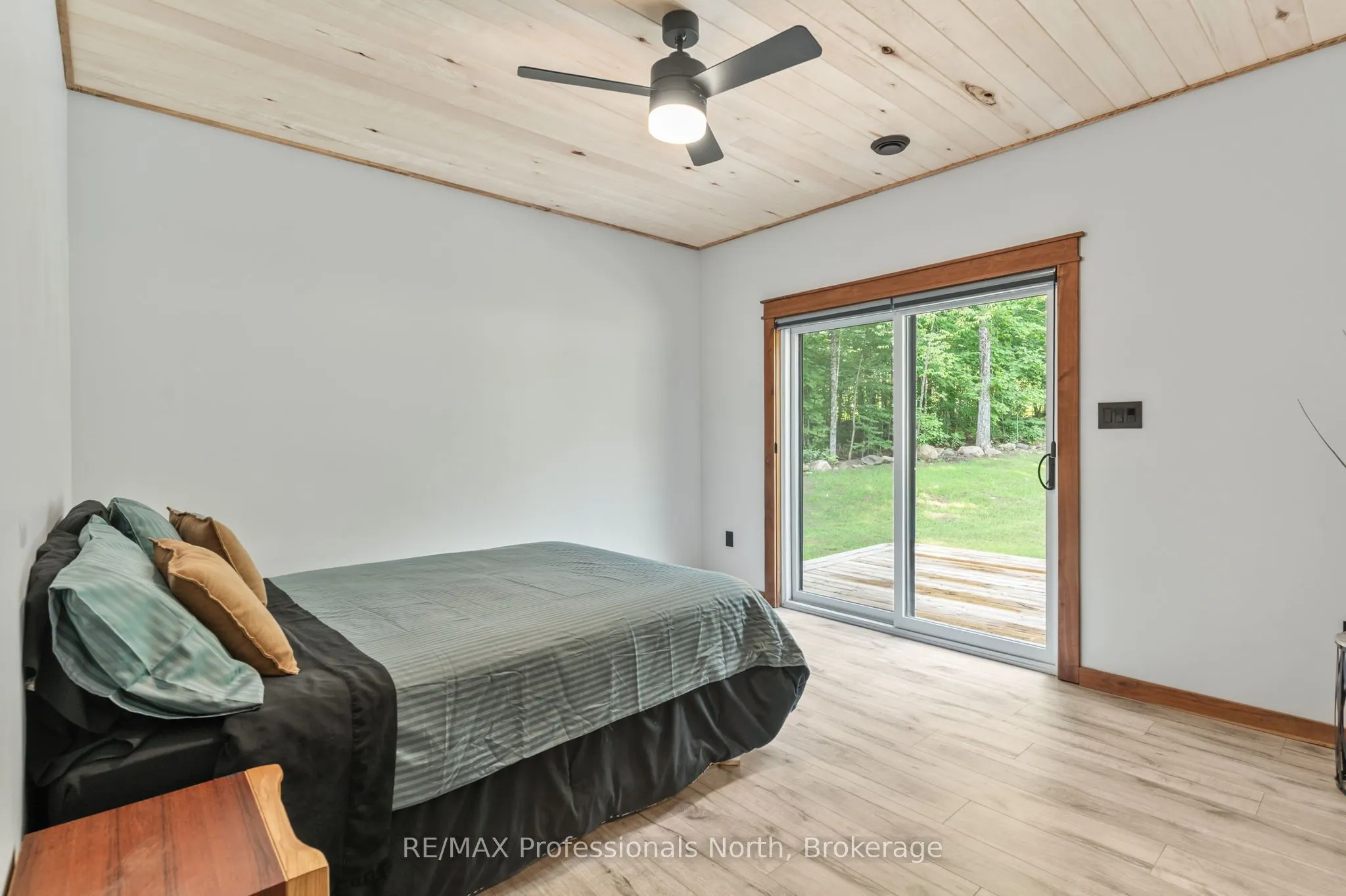 2430 Hadlington Road