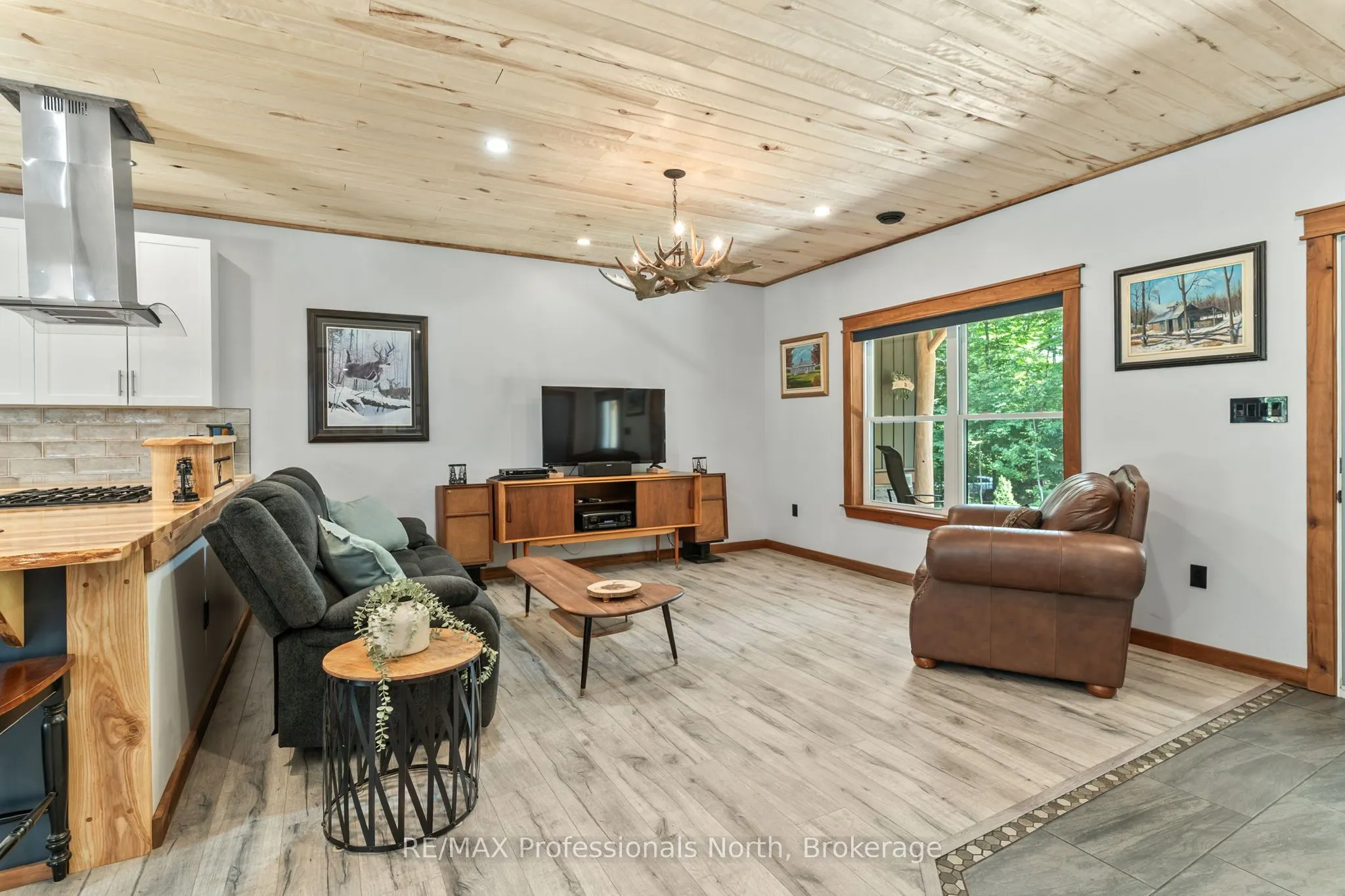 2430 Hadlington Road