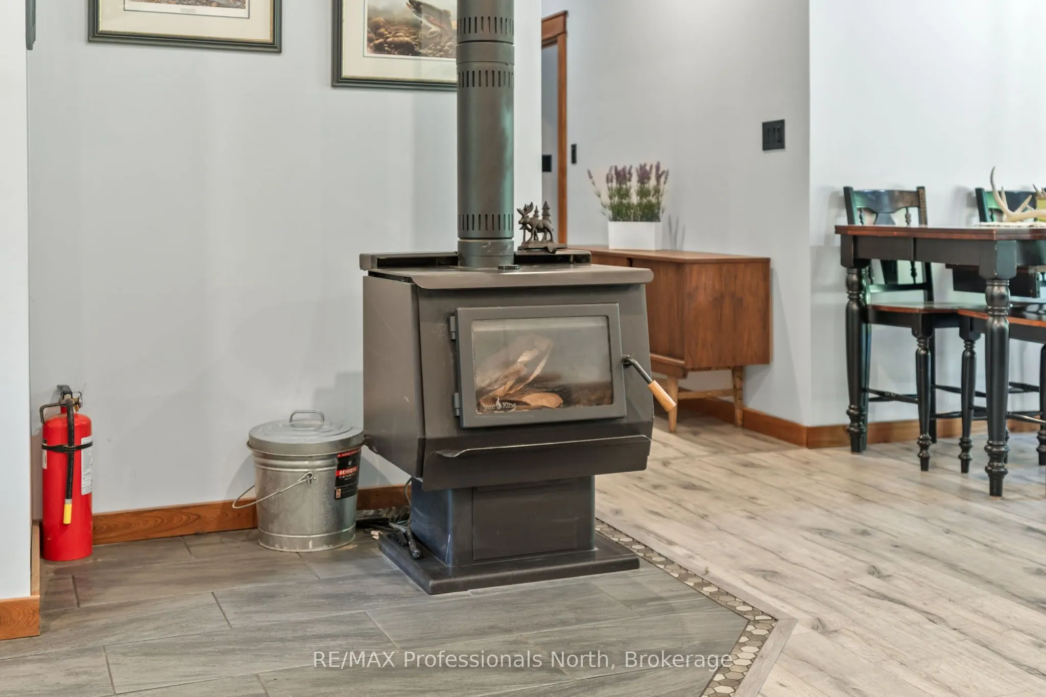 2430 Hadlington Road