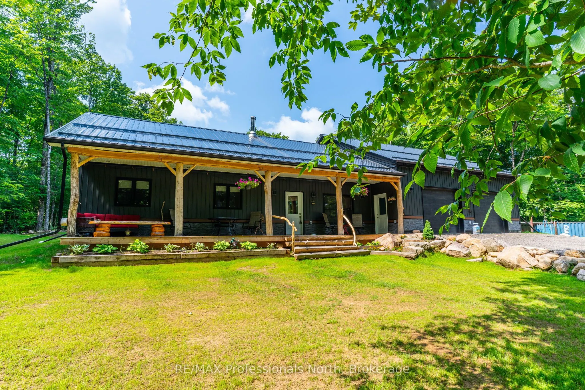 2430 Hadlington Road