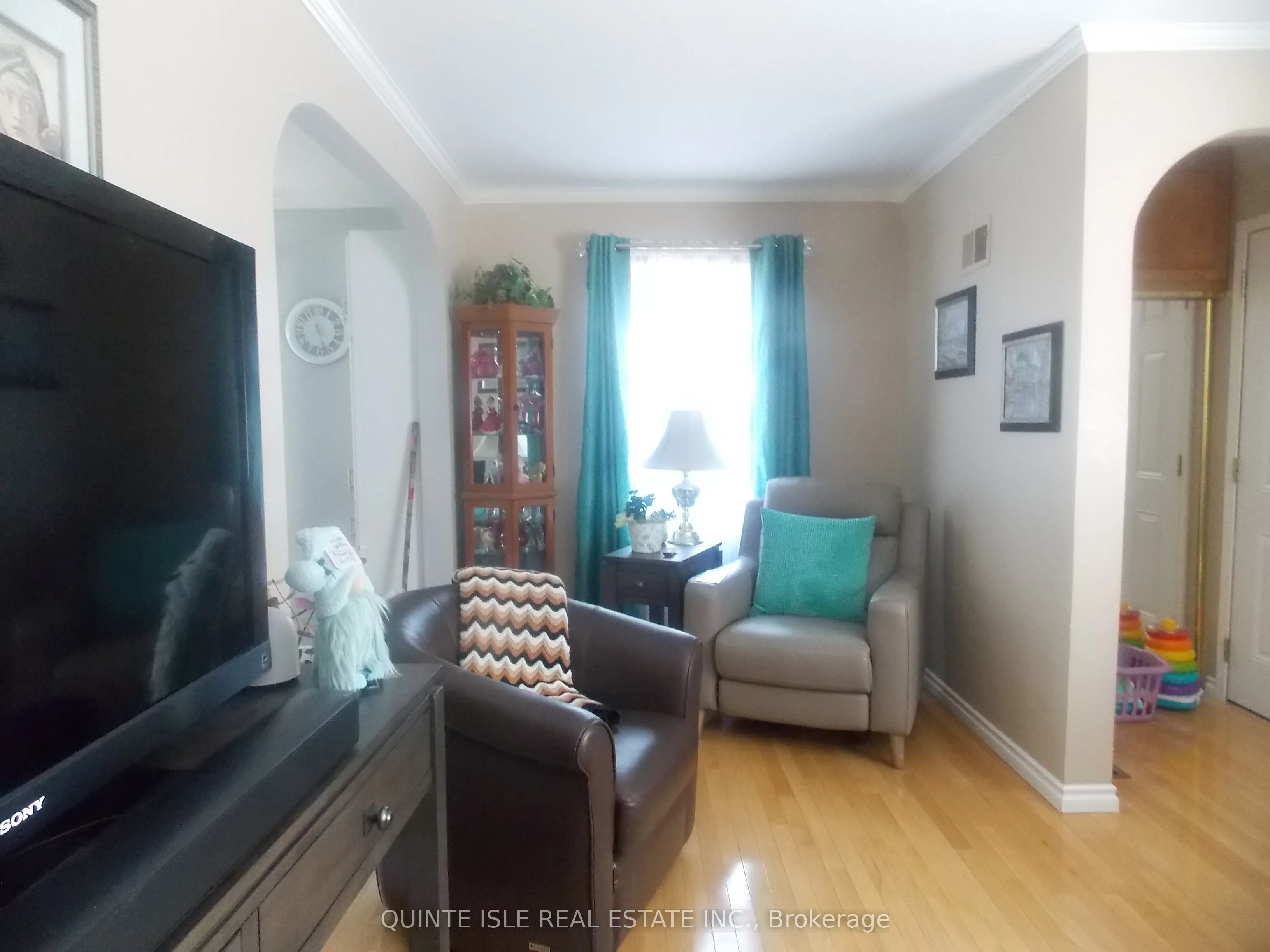70 Donald Street E