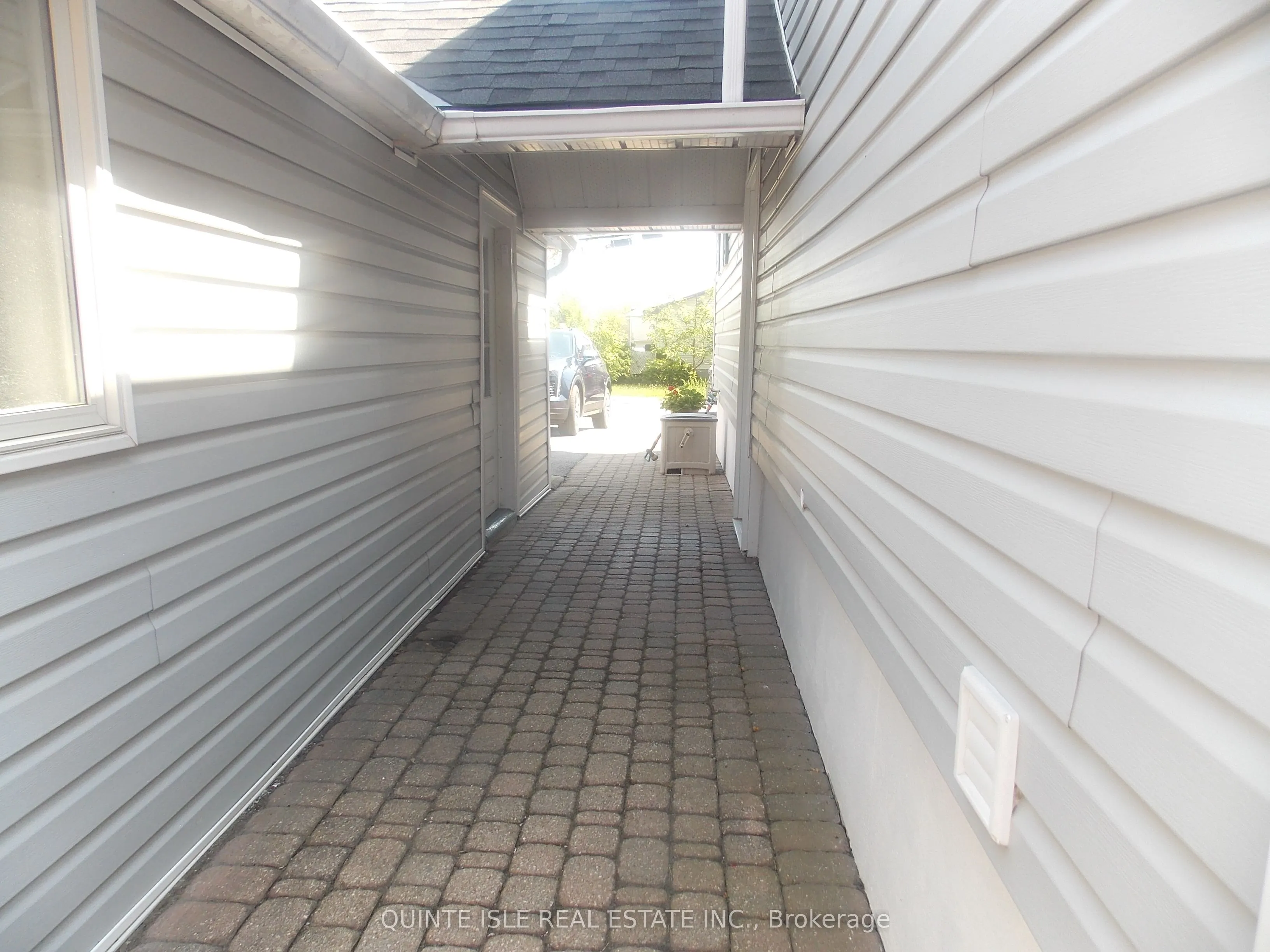 70 Donald Street E