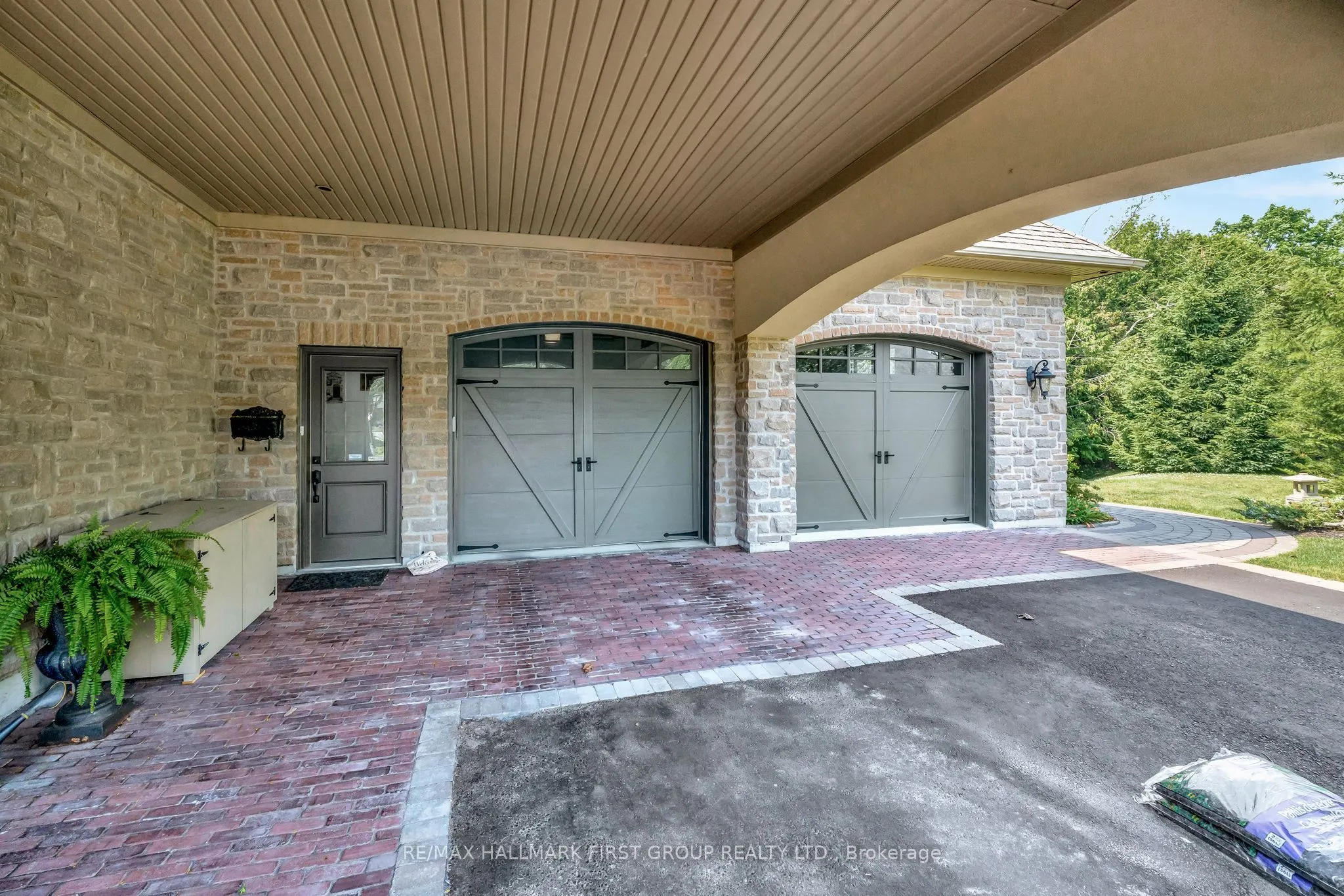 22 Rosslyn Drive