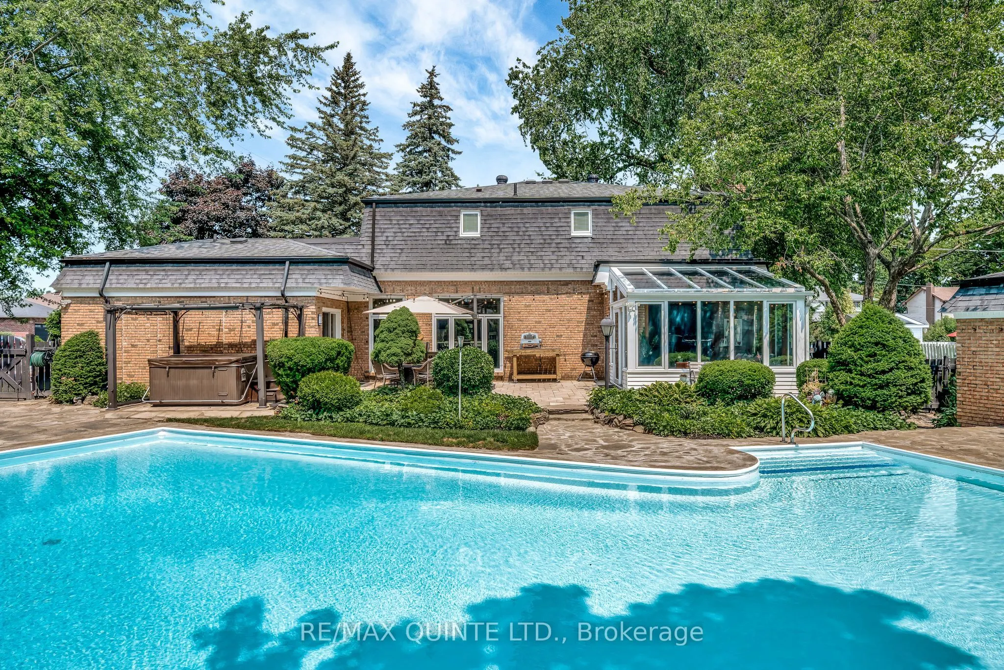 22 Forest Hill Crescent