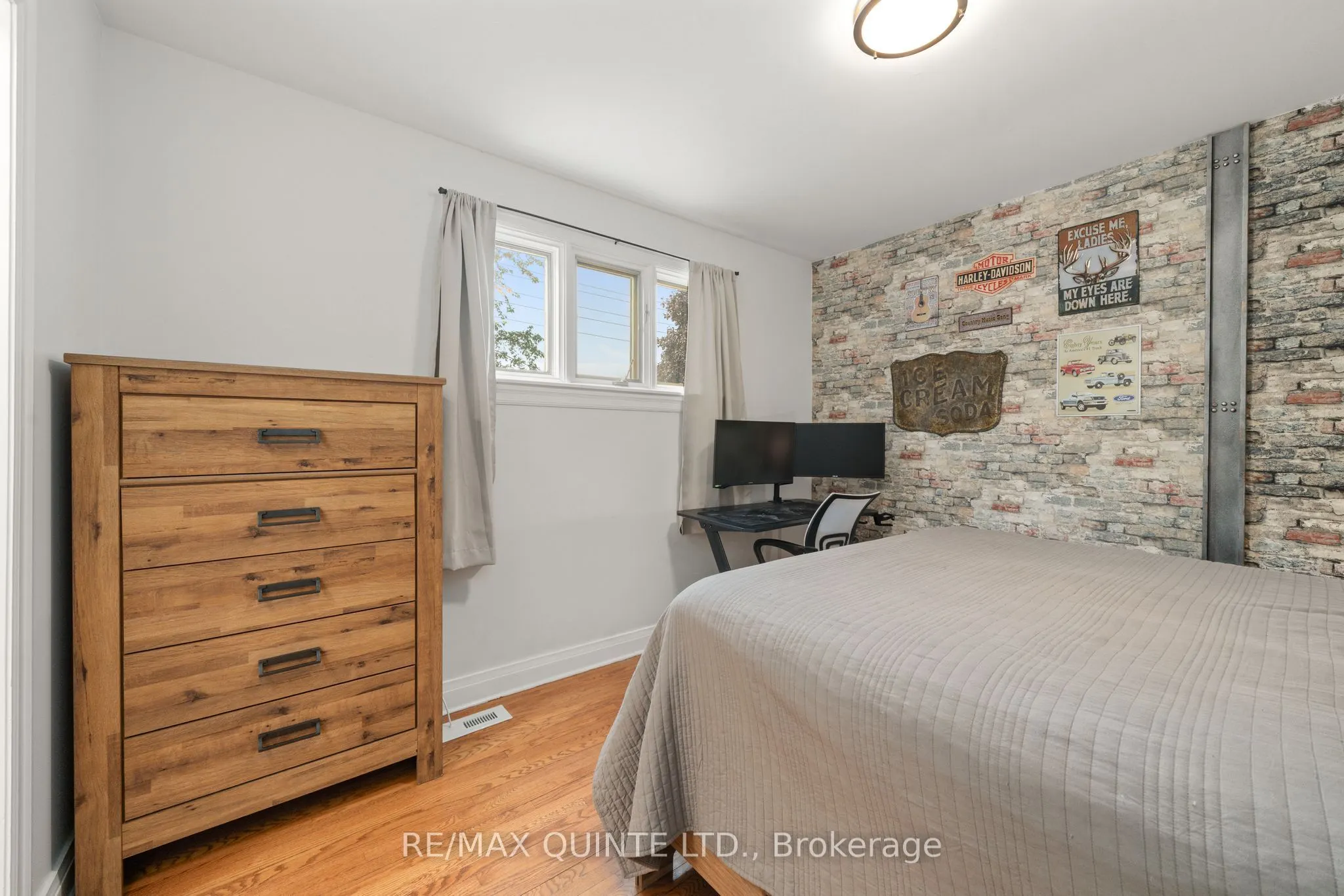 22 Forest Hill Crescent