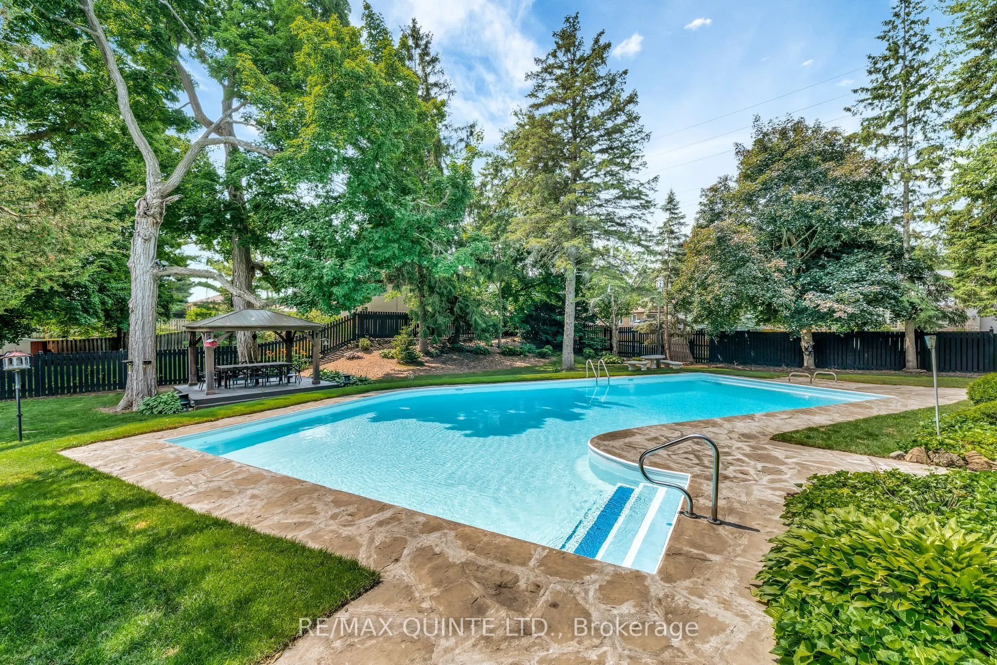 22 Forest Hill Crescent