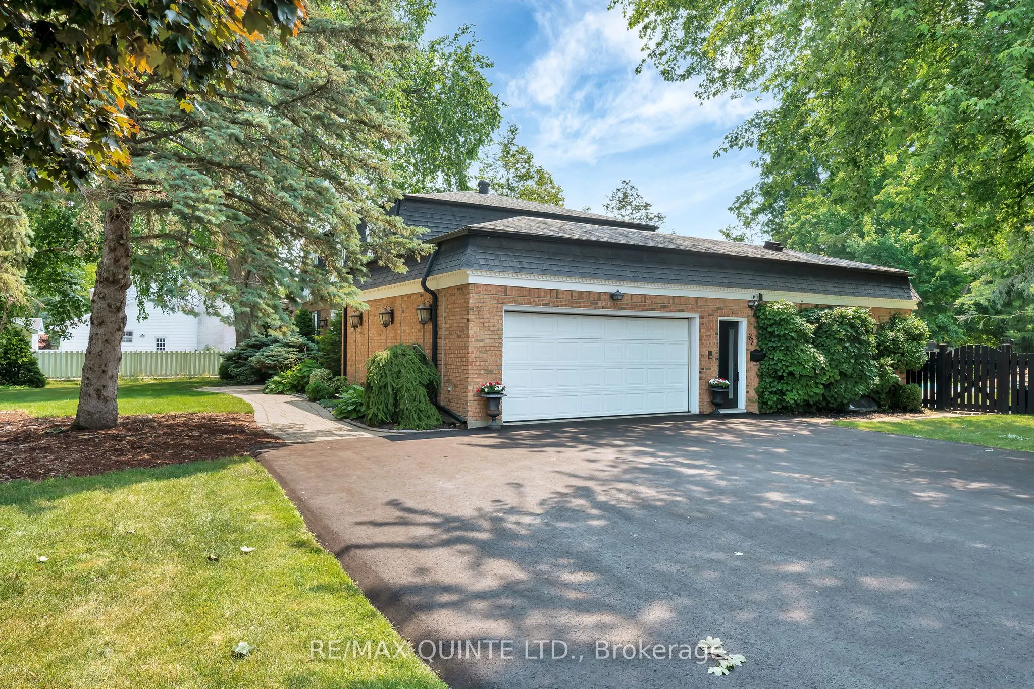 22 Forest Hill Crescent