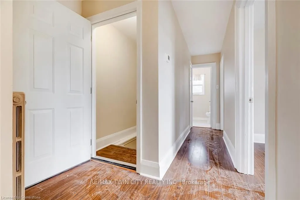 457 King Street E