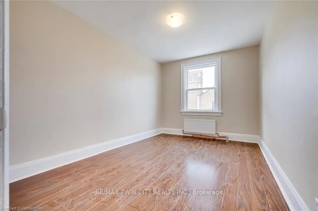 457 King Street E
