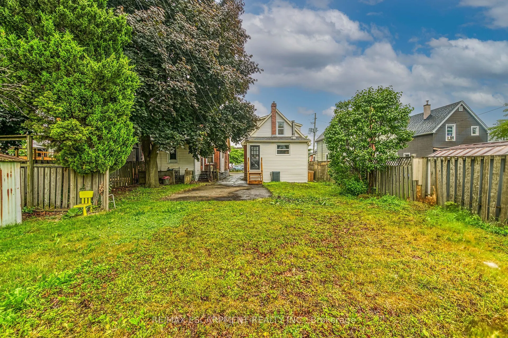 20 Crosthwaite Avenue N