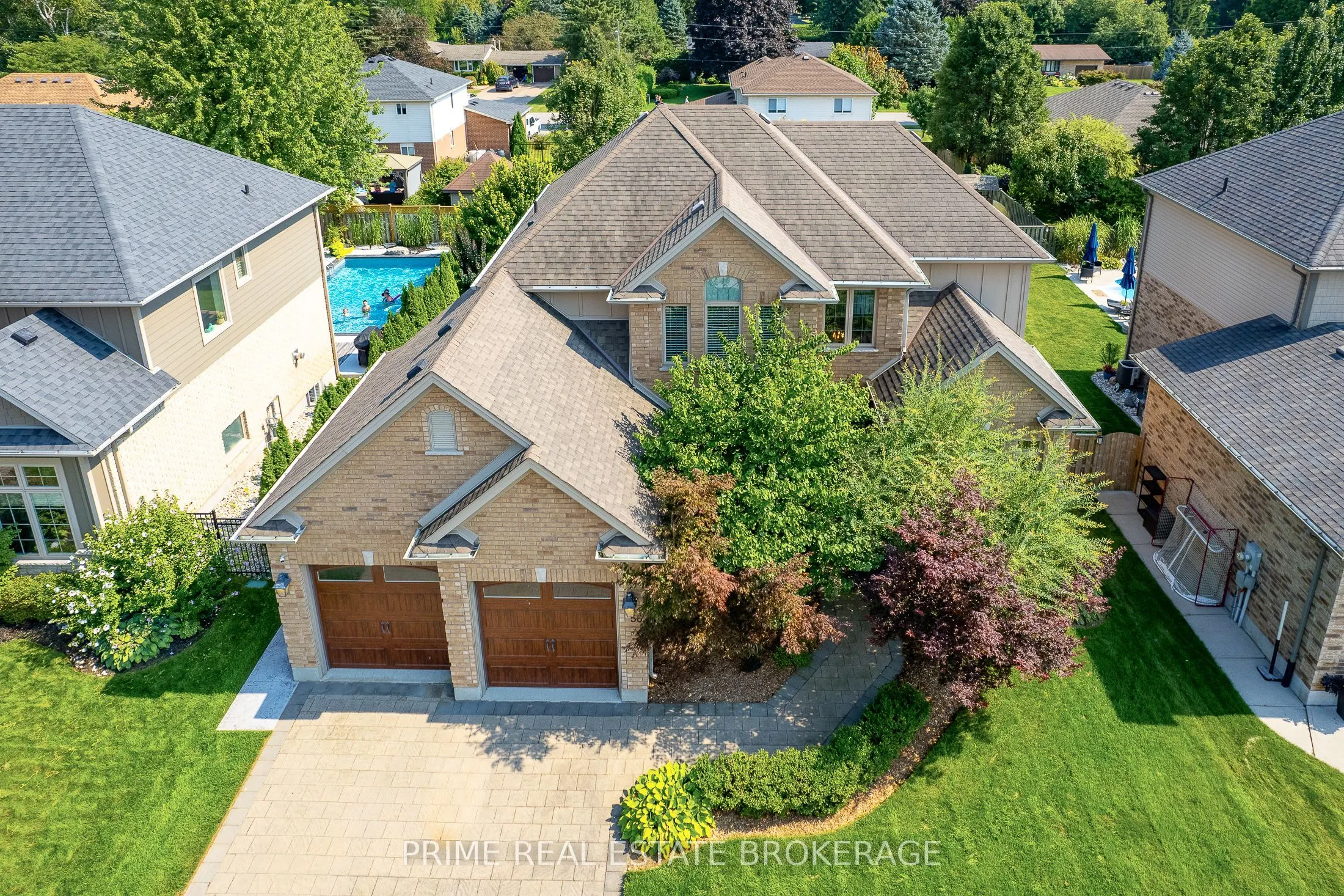 56 Fieldstone Crescent S