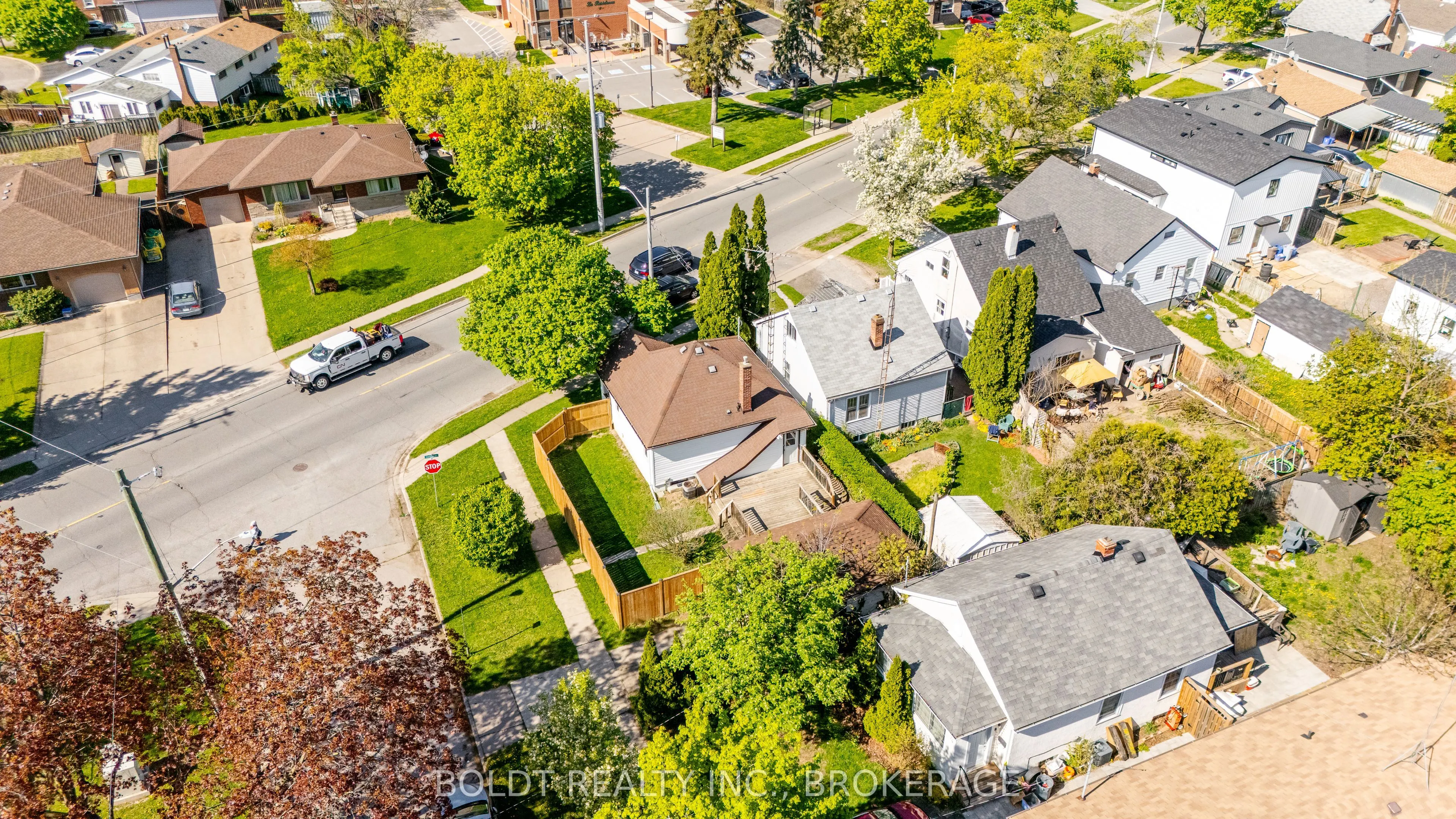 336 Carlton Street S