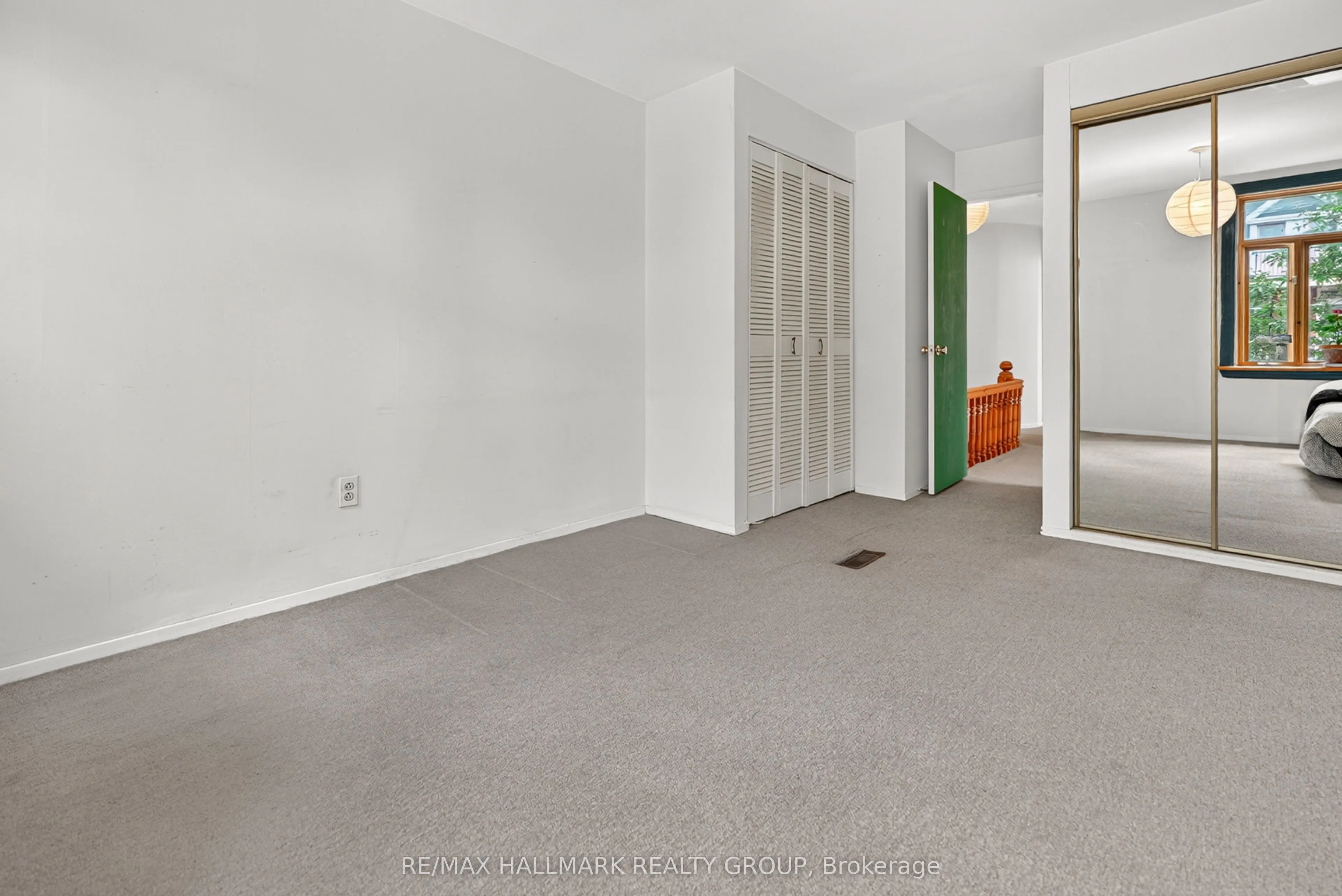 343 Somerset Street E