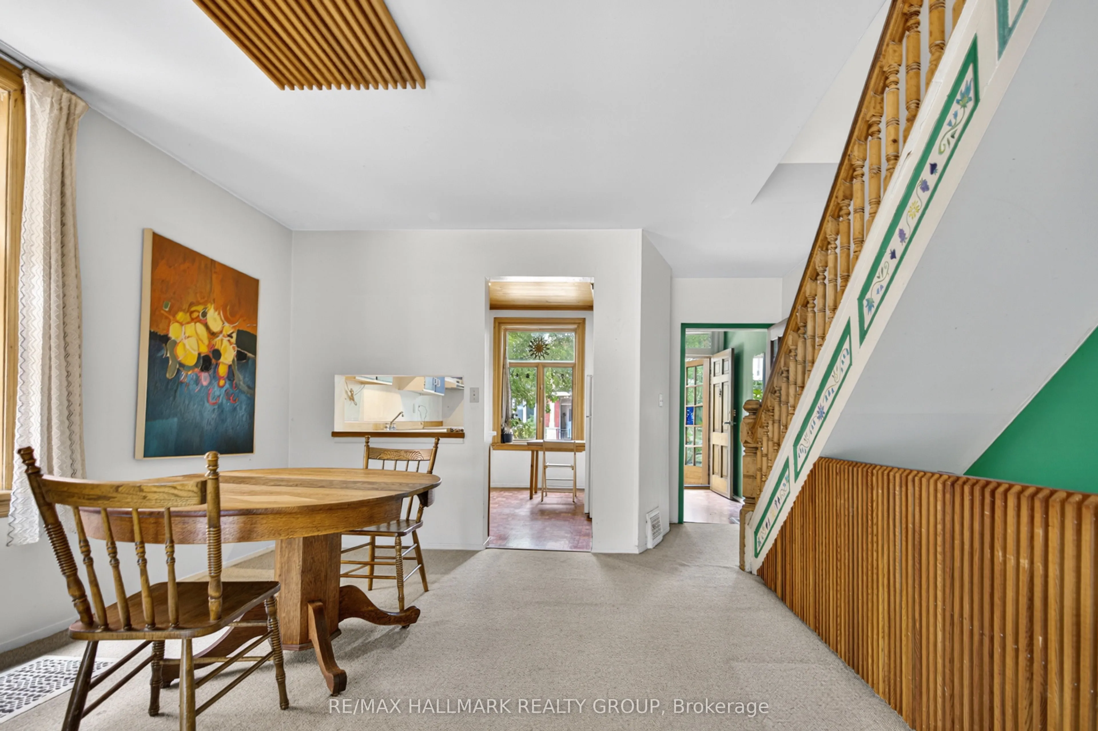 343 Somerset Street E