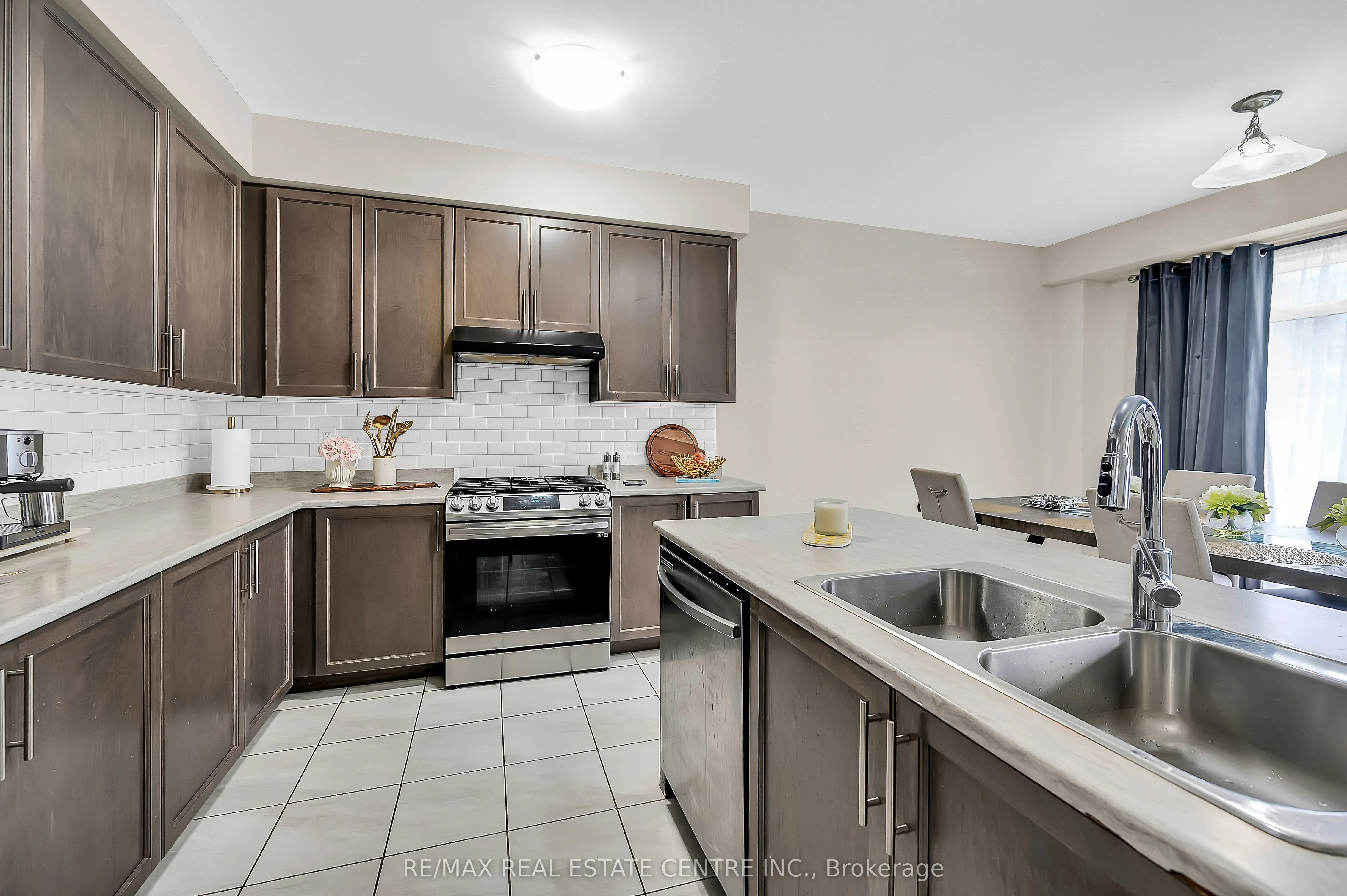 198 Whithorn Crescent