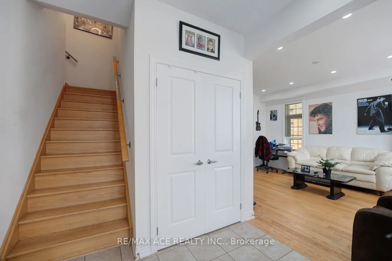 37 Summer Breeze Drive