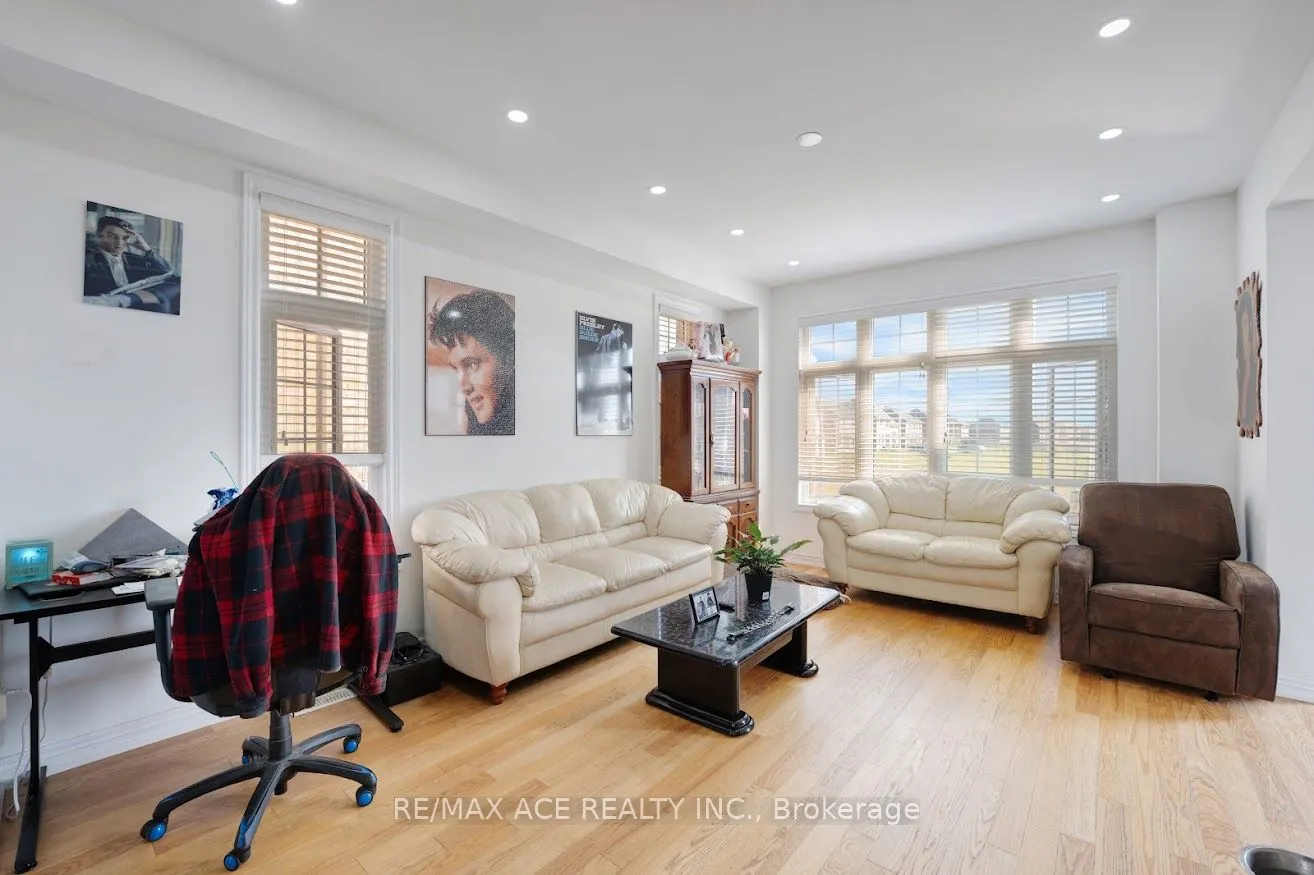 37 Summer Breeze Drive