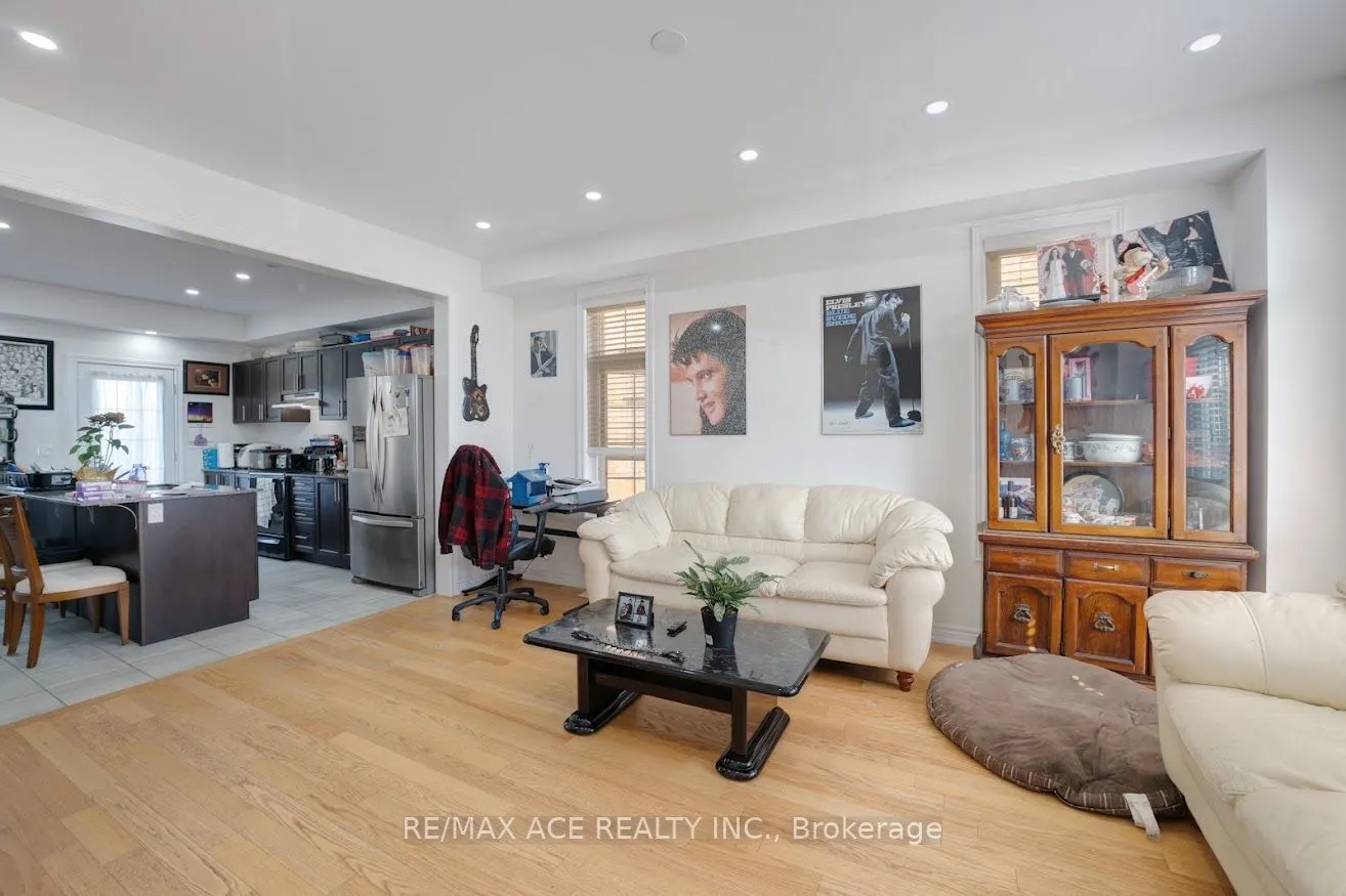 37 Summer Breeze Drive