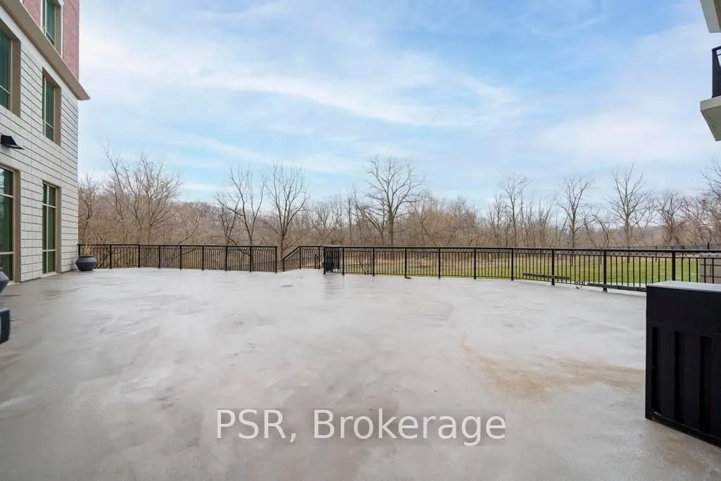 2750 King Street E, #215