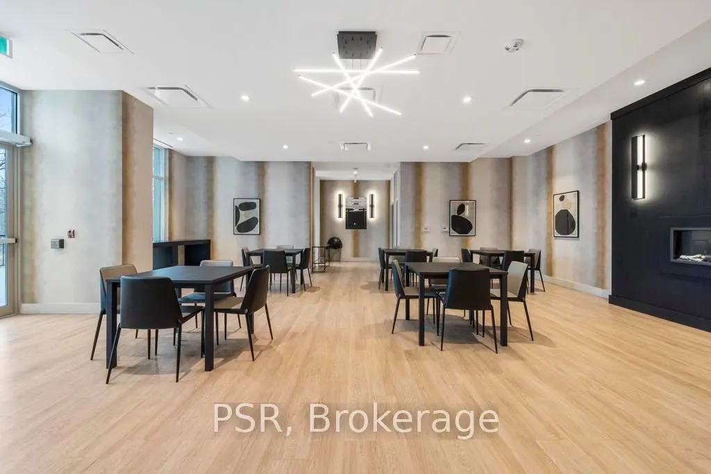 2750 King Street E, #215