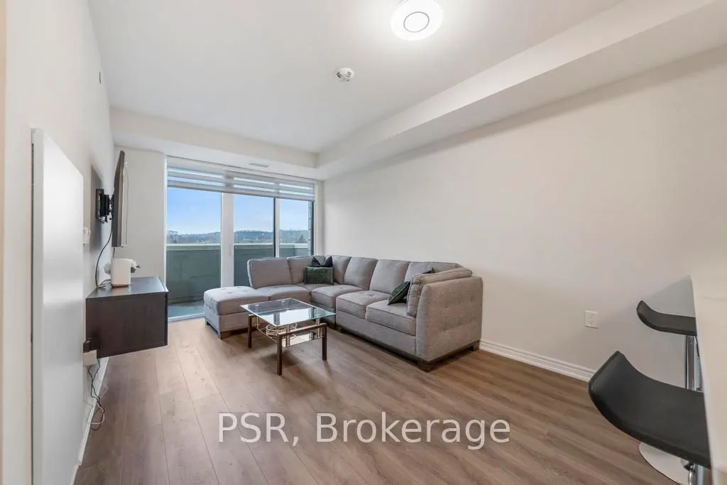 2750 King Street E, #215