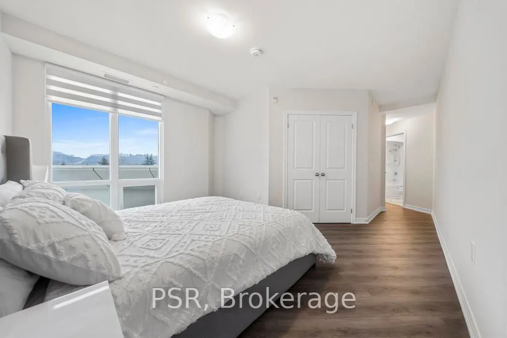 2750 King Street E, #215