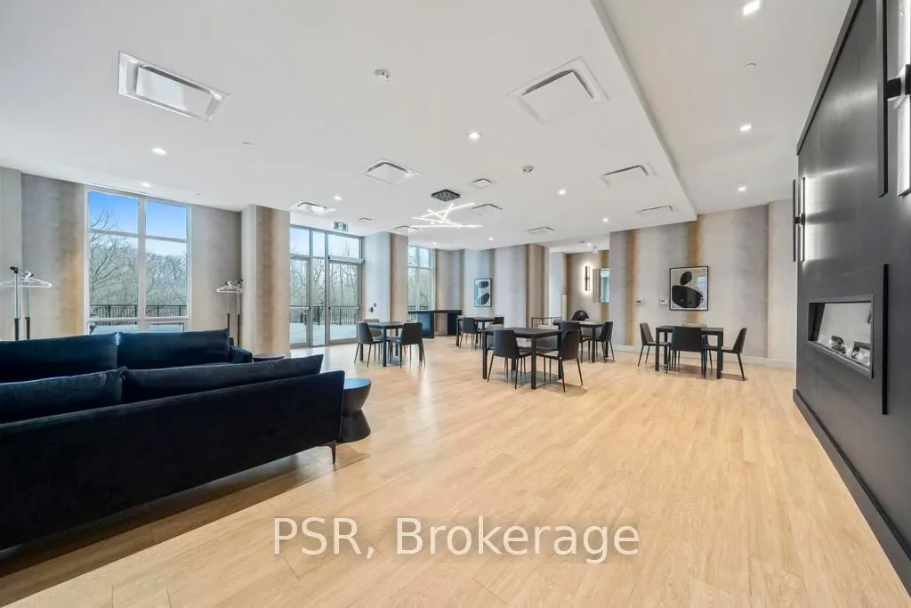 2750 King Street E, #215